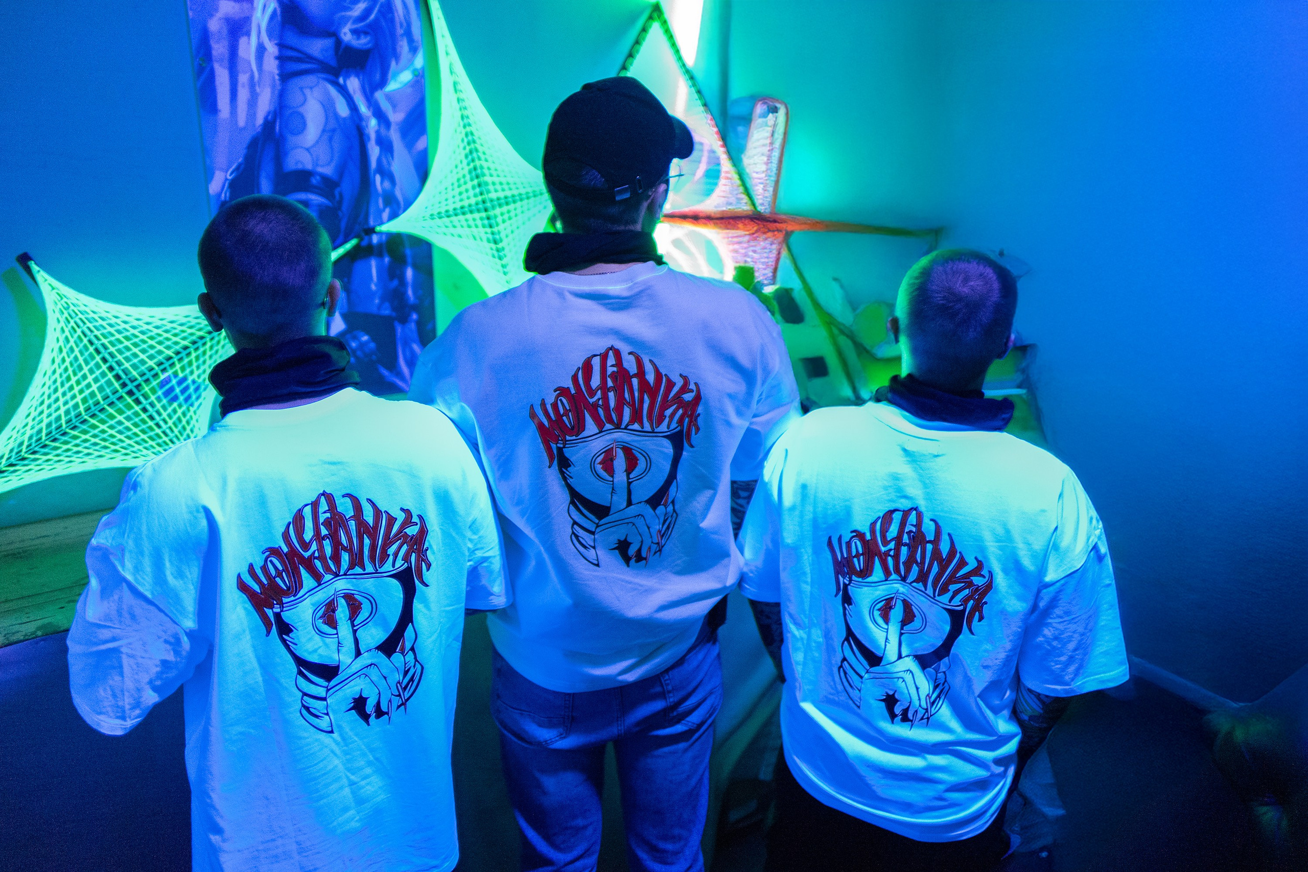 Реклама футболок «Молчанка». Фотограф Тюмень