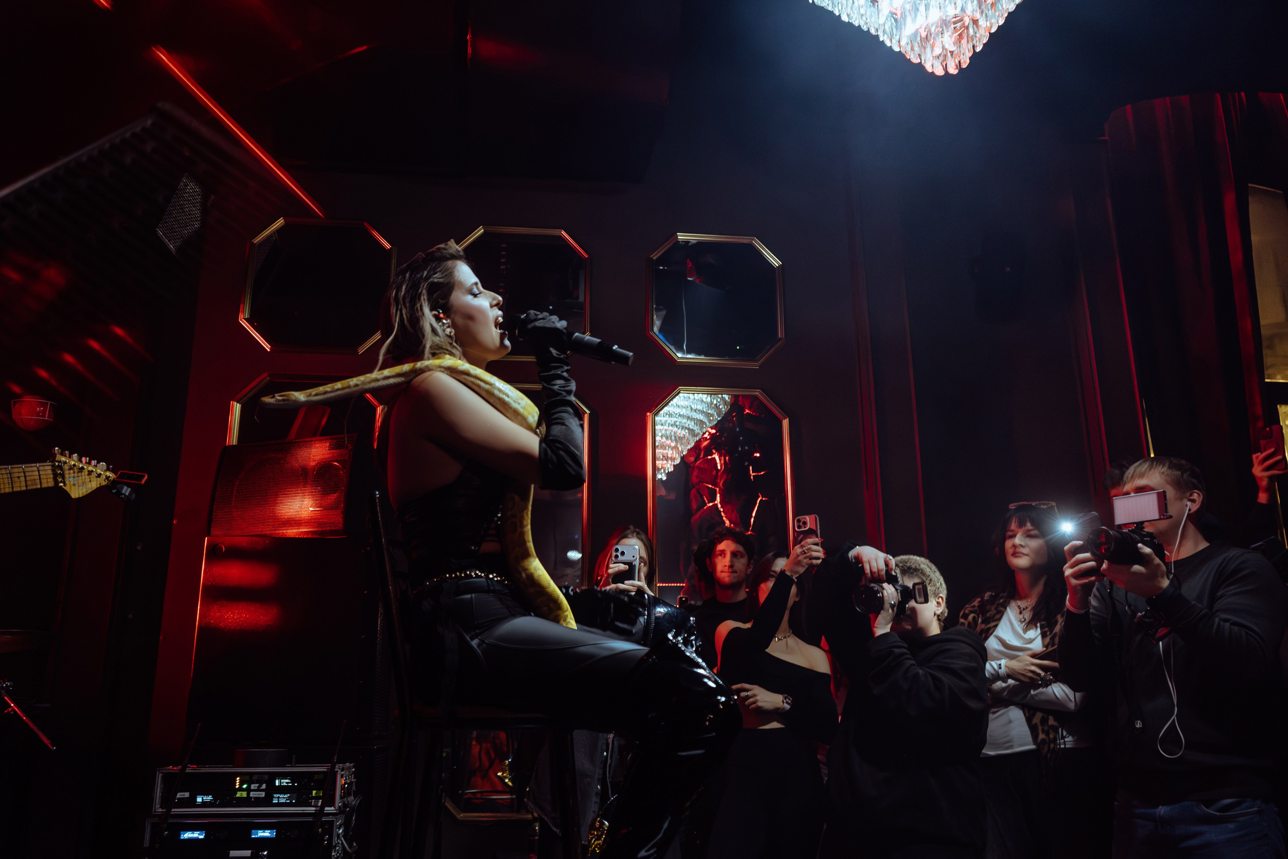 Репортжа с презинтации нового альбома певицы Elvira T — Ядовитая. Неразбитая. Никита Скрипник — ТЕАТР В СТИЛЕ ФЭШН