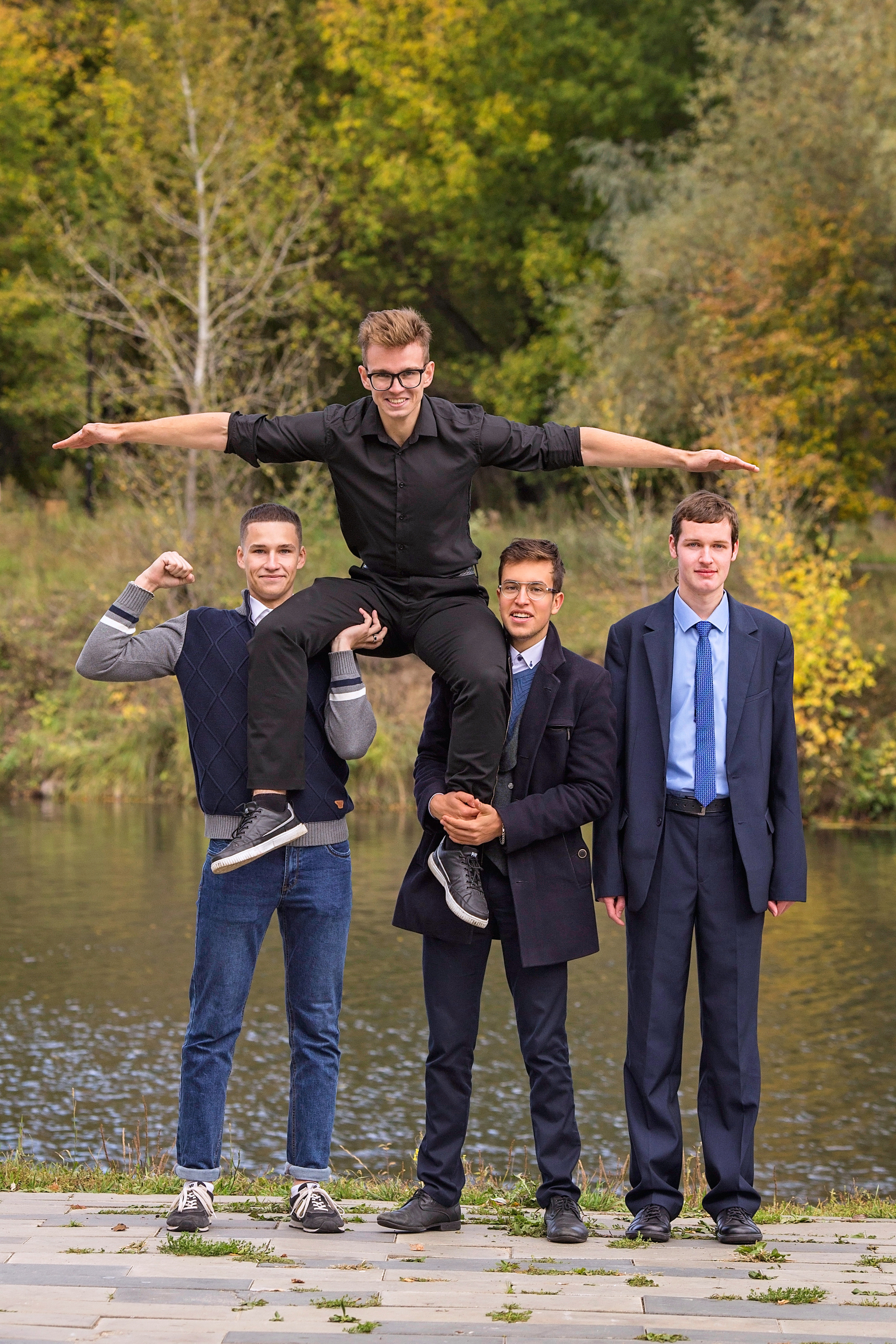 Коллективные фотосъемки для старших классов, в том числе на выпускные альбомы. Главная