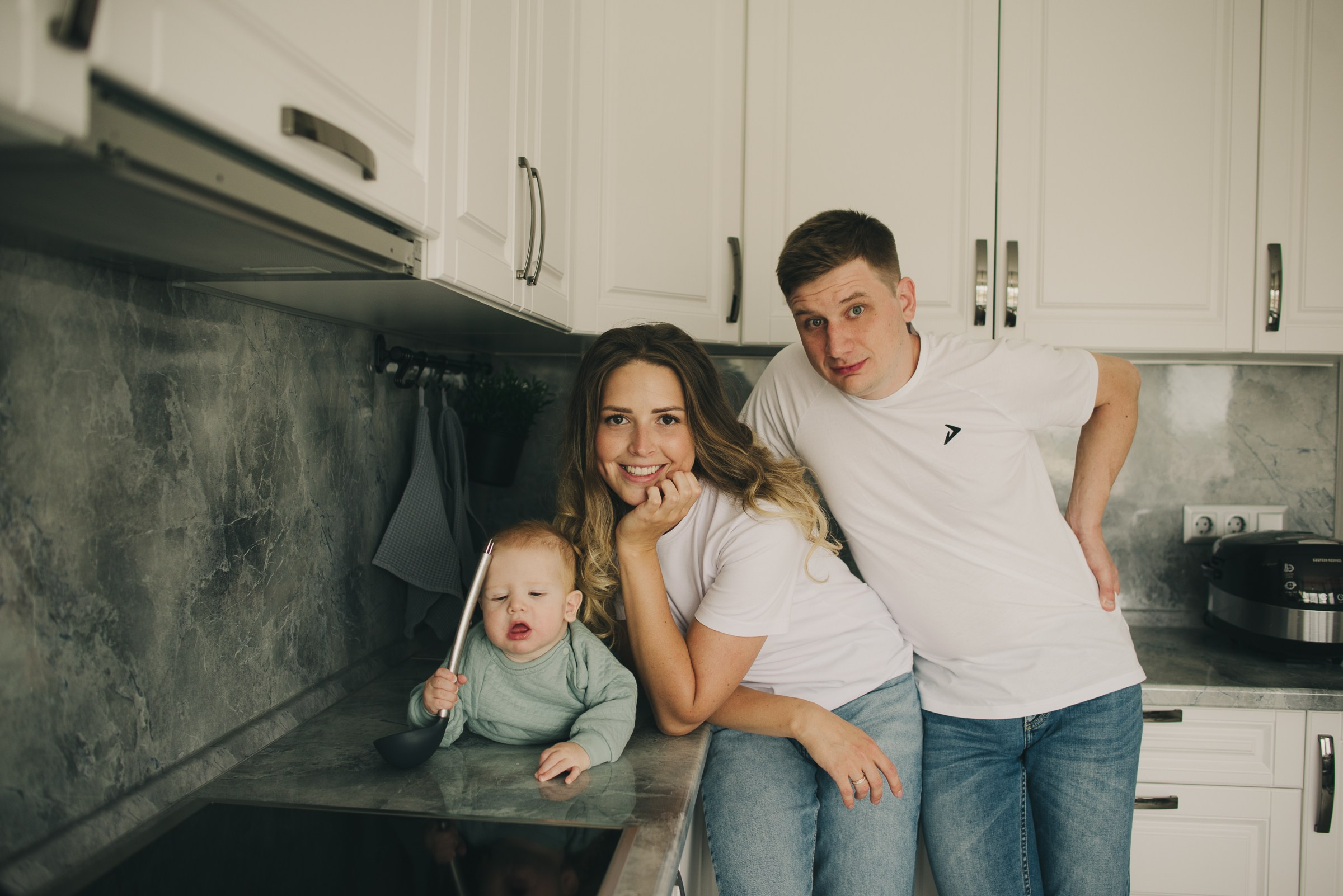 Наш мир — маленький ты!. Фотограф в Москве новорожденные свадьбы семьи Дарья Ларионова