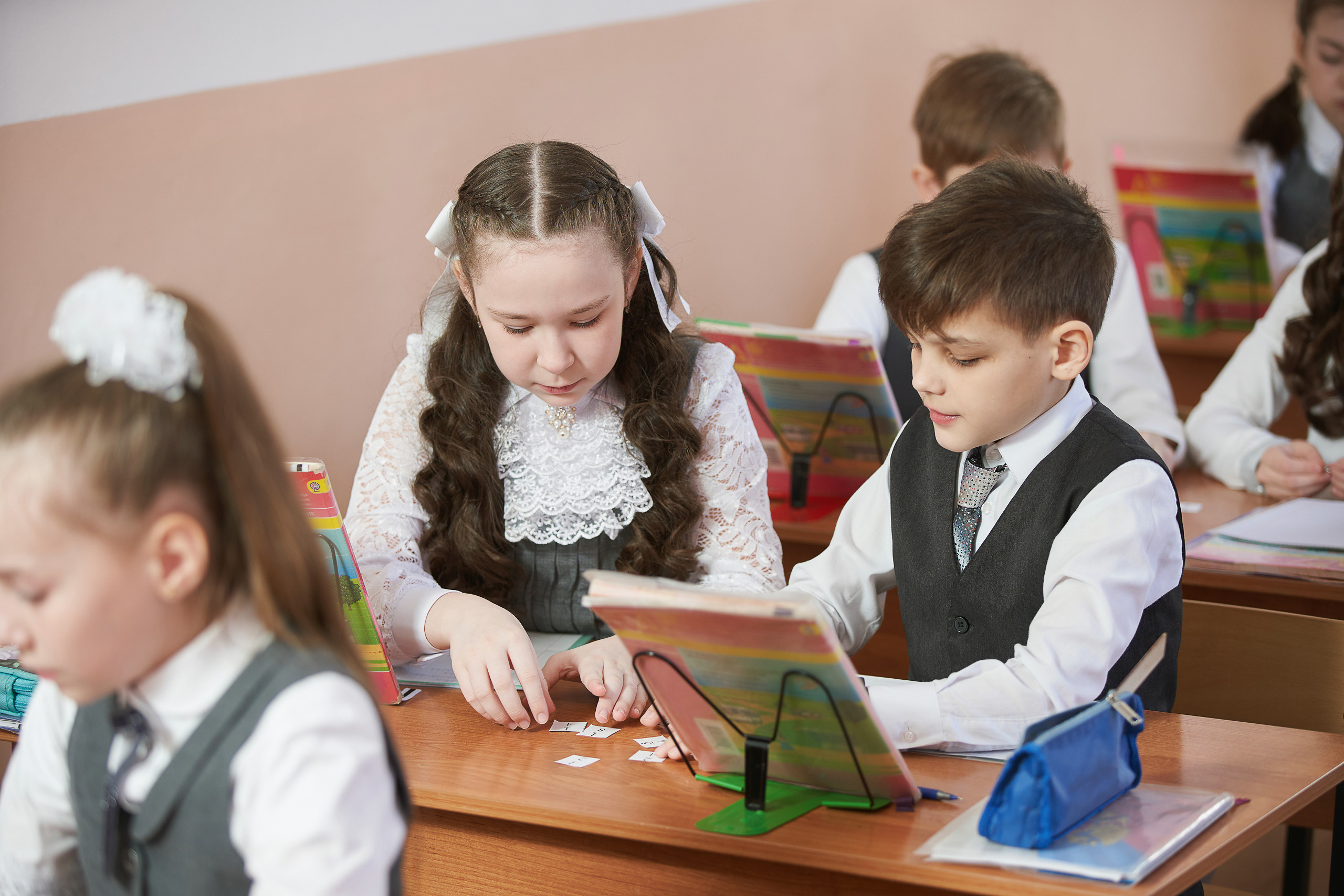 Фотосессия на уроке 1, 4 класса в Заволжье, Городце. Фотограф в Заволжье Алексей Шабалин