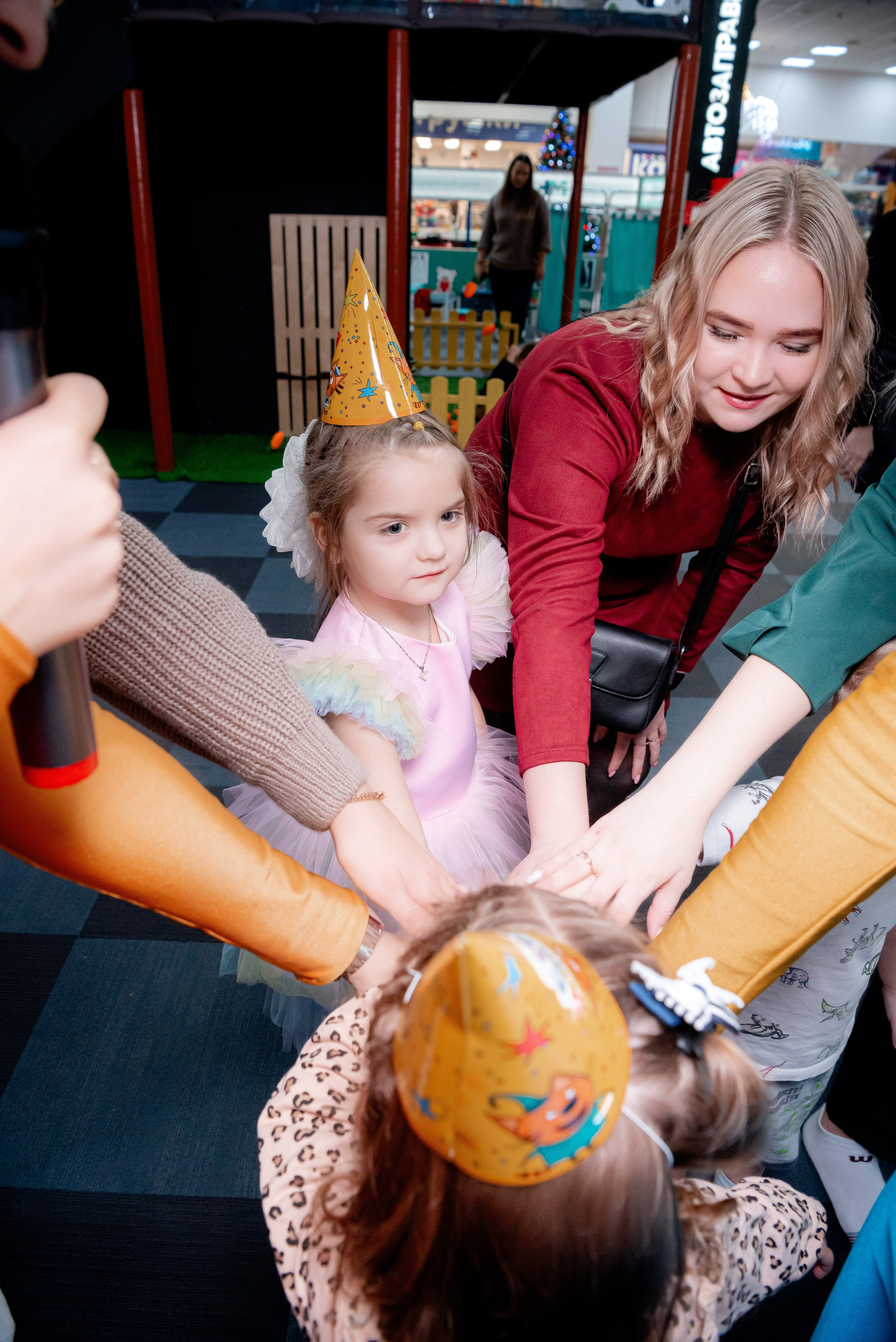 ДР В Локо Мотив Аниматоры Три кота. Фотограф в Волгограде и Волжском Александр Горбань