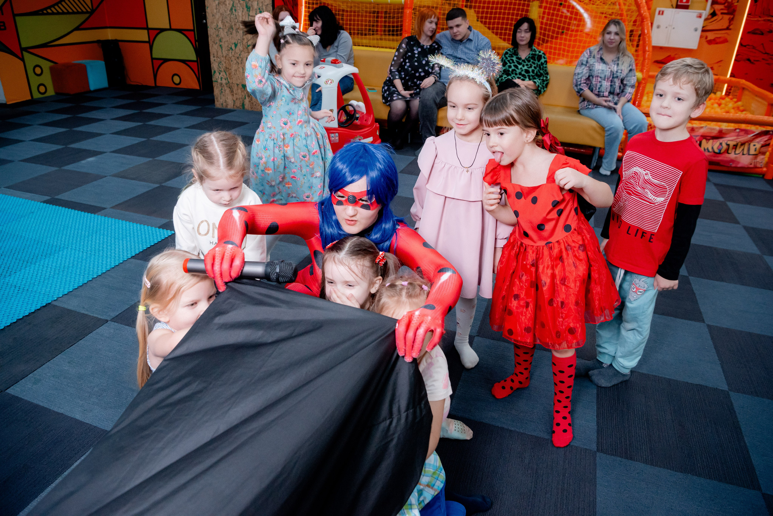 ДР в Локо Мотив Аниматоры Леди Баг. Фотограф в Волгограде и Волжском Александр Горбань