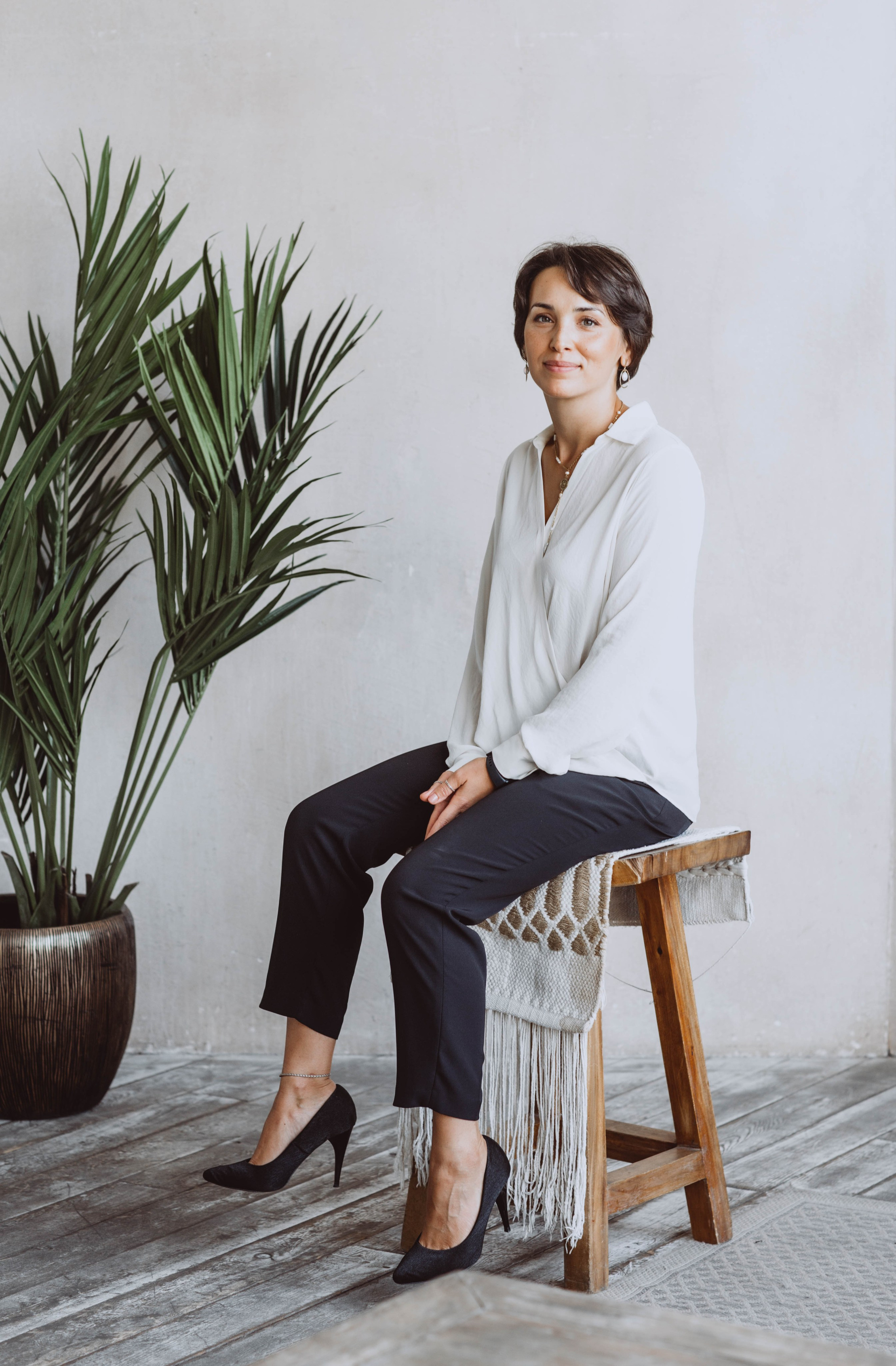 Кенуль. Хозяйка магазина «Азерсилк». Платки из натурального шелка. Портретный женский фотограф в Москве Наталия Глазова