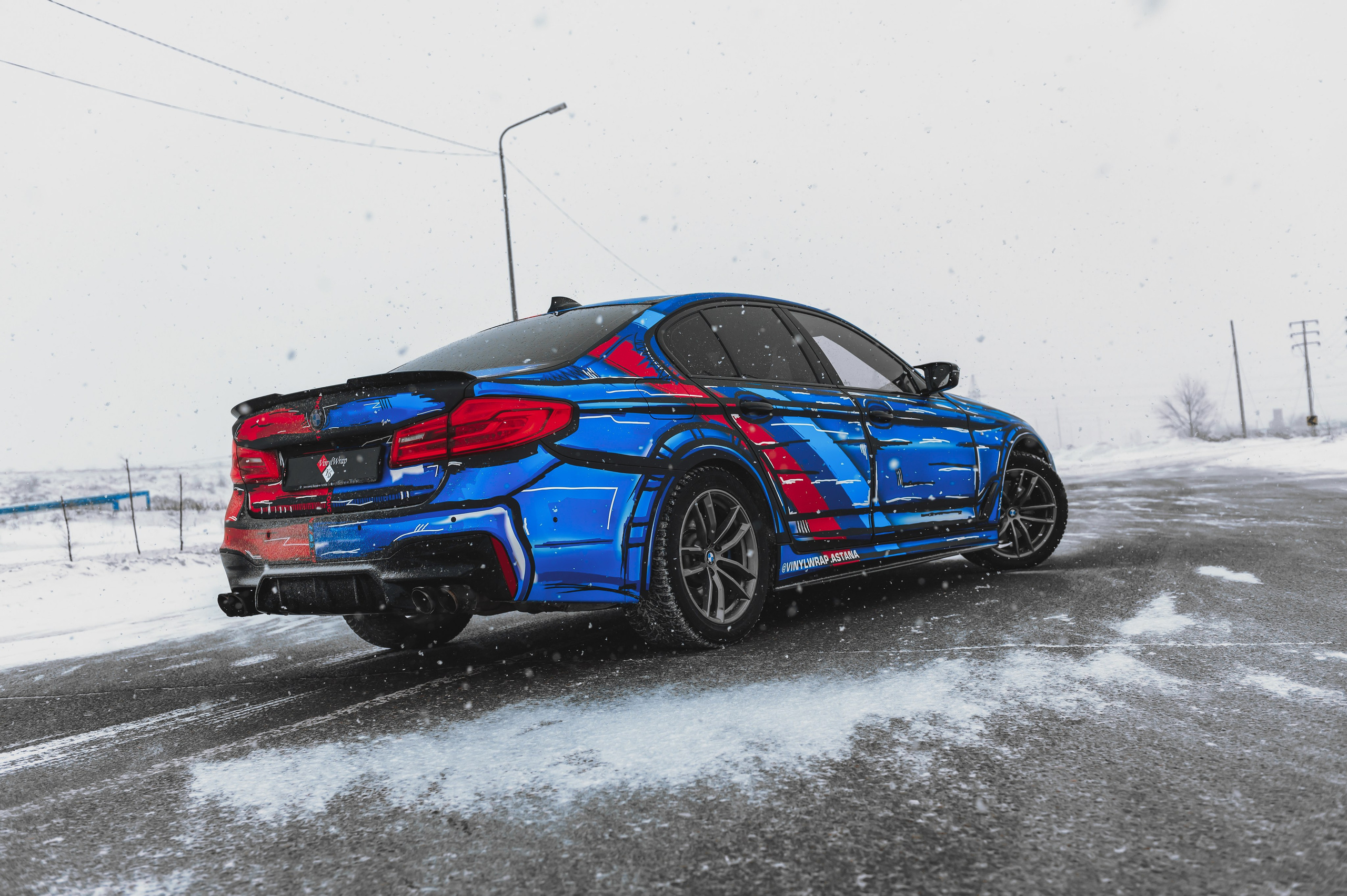 Винилография на BMW 5 G20. Студия дизайна и оклейки авто Barmaley Design