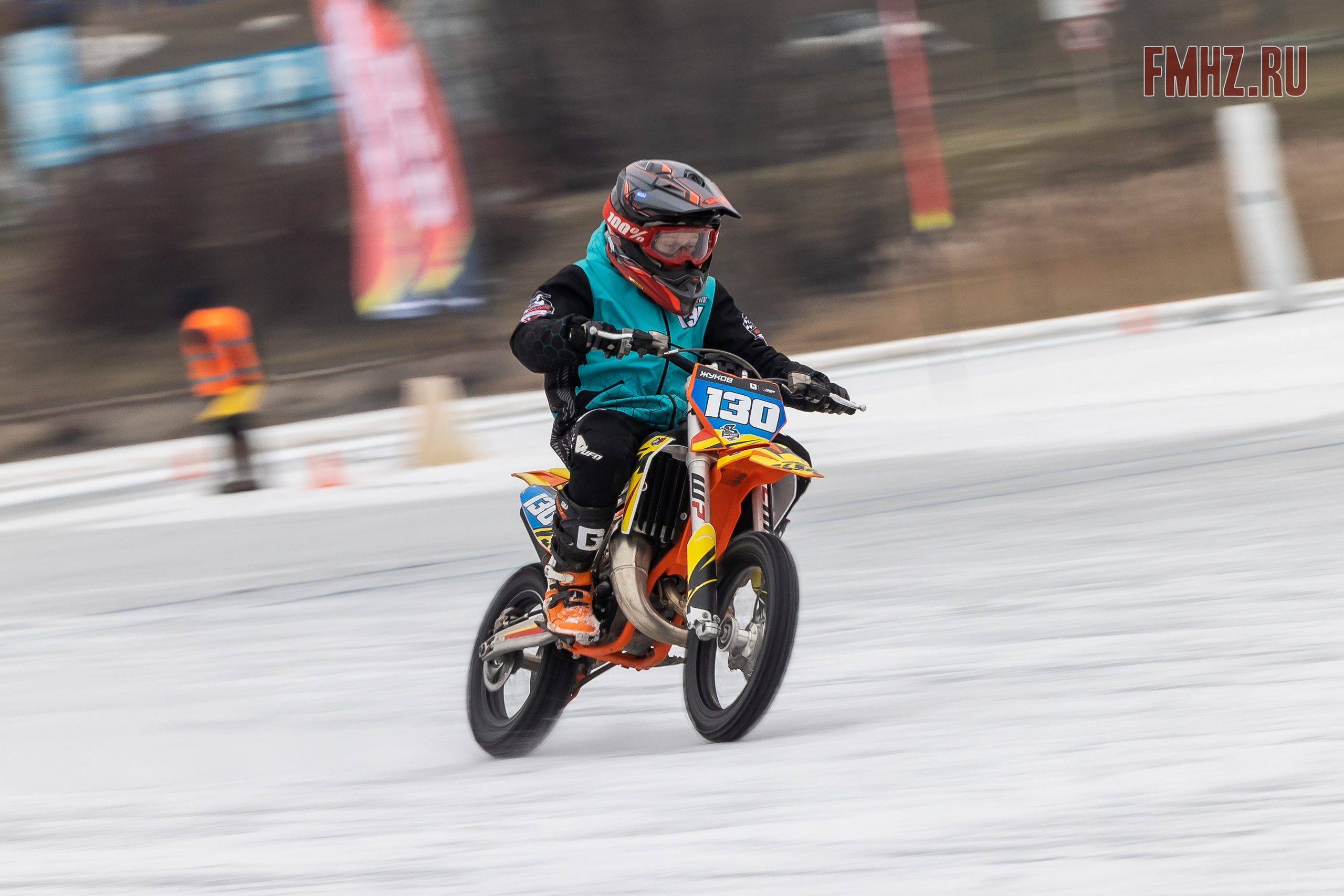 Первый этап Кубка МФР по мотокроссу на льду Большого Крылатского пруда в Москве. 8 февраля 2025 г. Фотограф Владимир Охрименко
