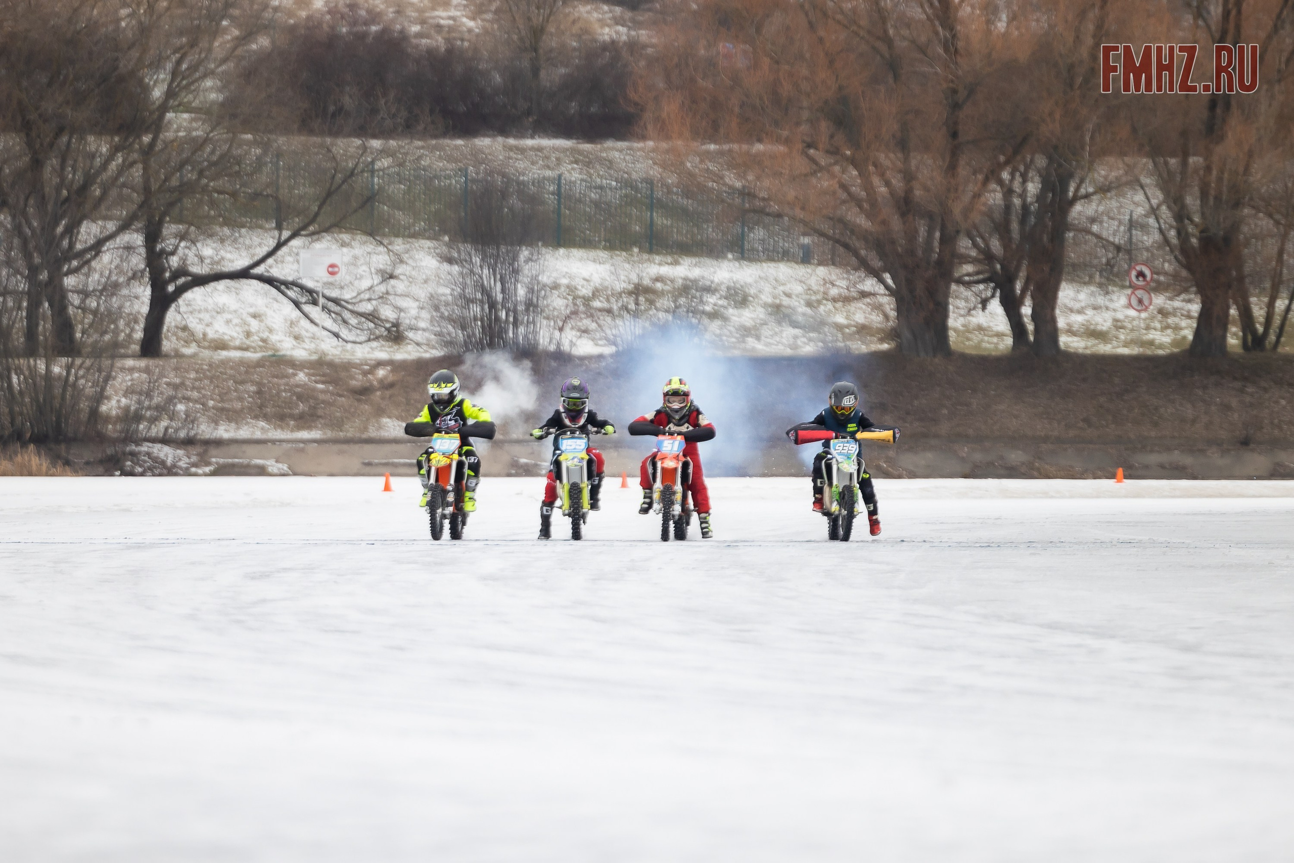 Первый этап Кубка МФР по мотокроссу на льду Большого Крылатского пруда в Москве. 8 февраля 2025 г. Фотограф Владимир Охрименко