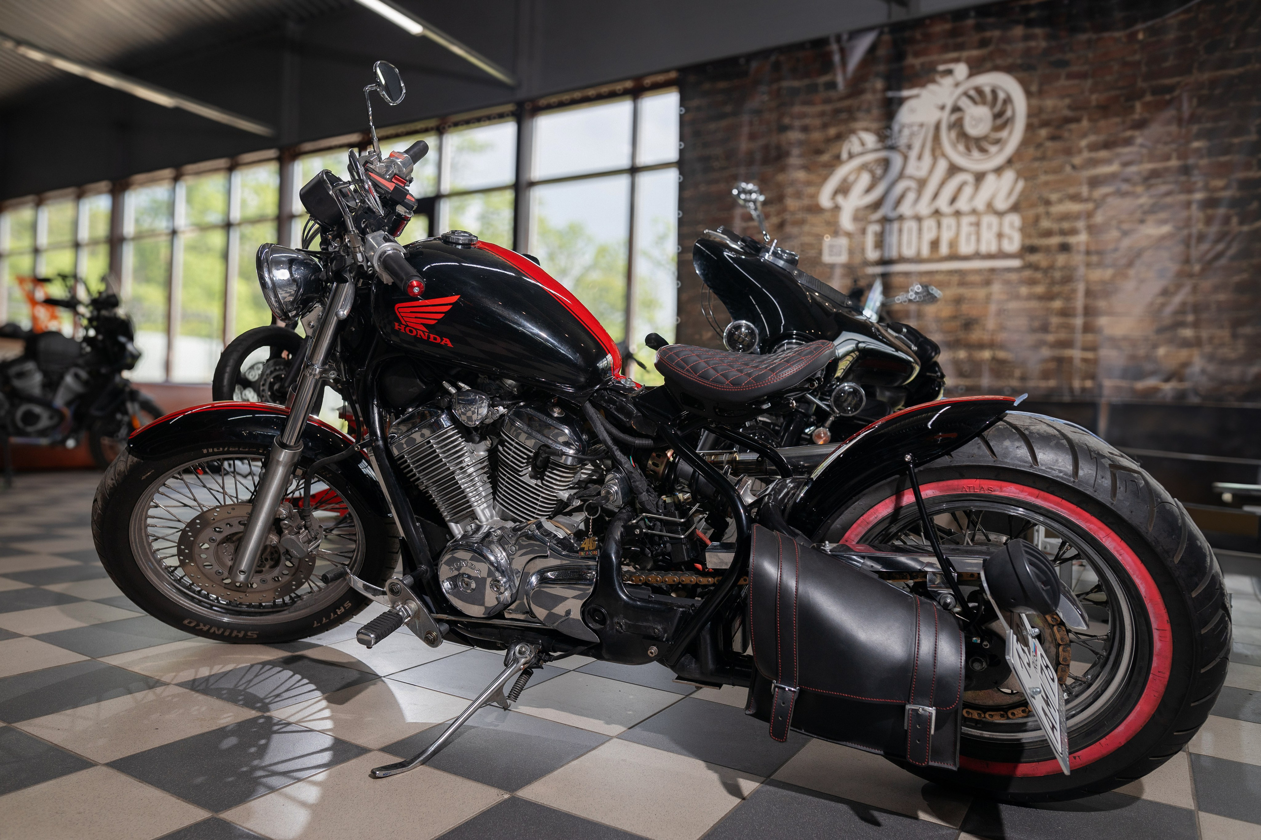 Предметка. Меня зовут Стас Барыкин, я фотограф. Живу и работаю в Ростове-на-Дону