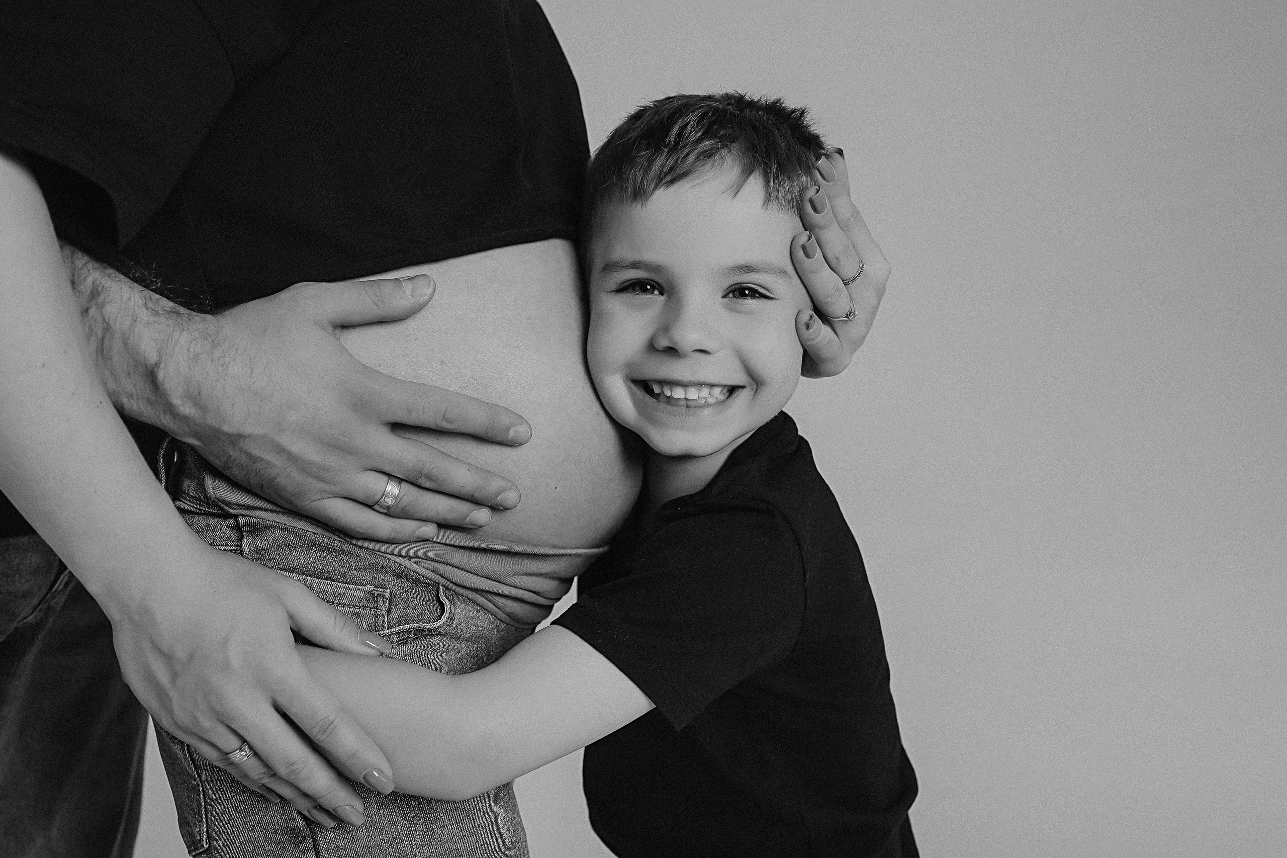 Фататум циклорама и зал. Семейный фотограф Тюмень, фотограф на роды Салмина Мария