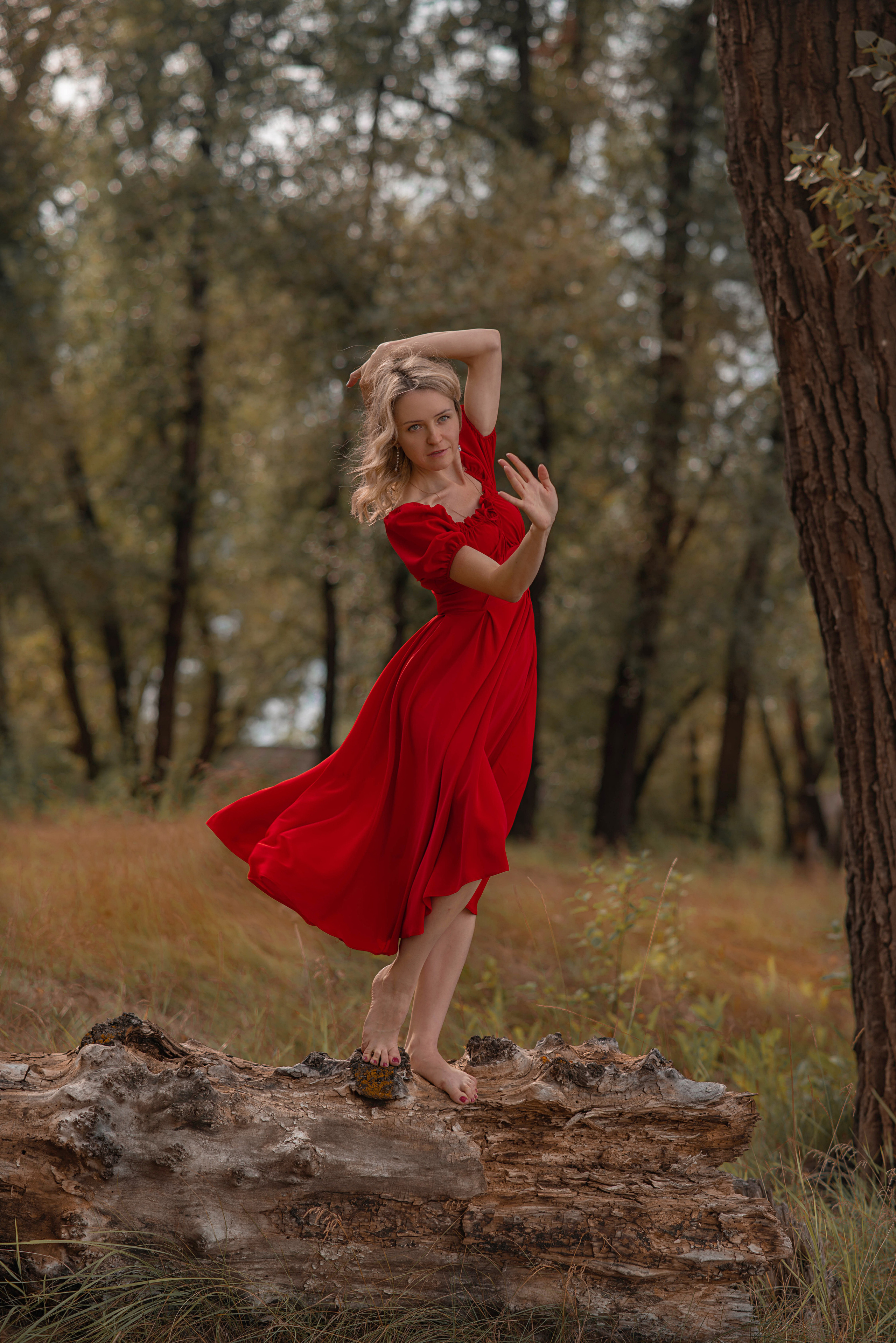 Девушка в красном. Семейный и свадебный фотограф в Абакане Юлия Су