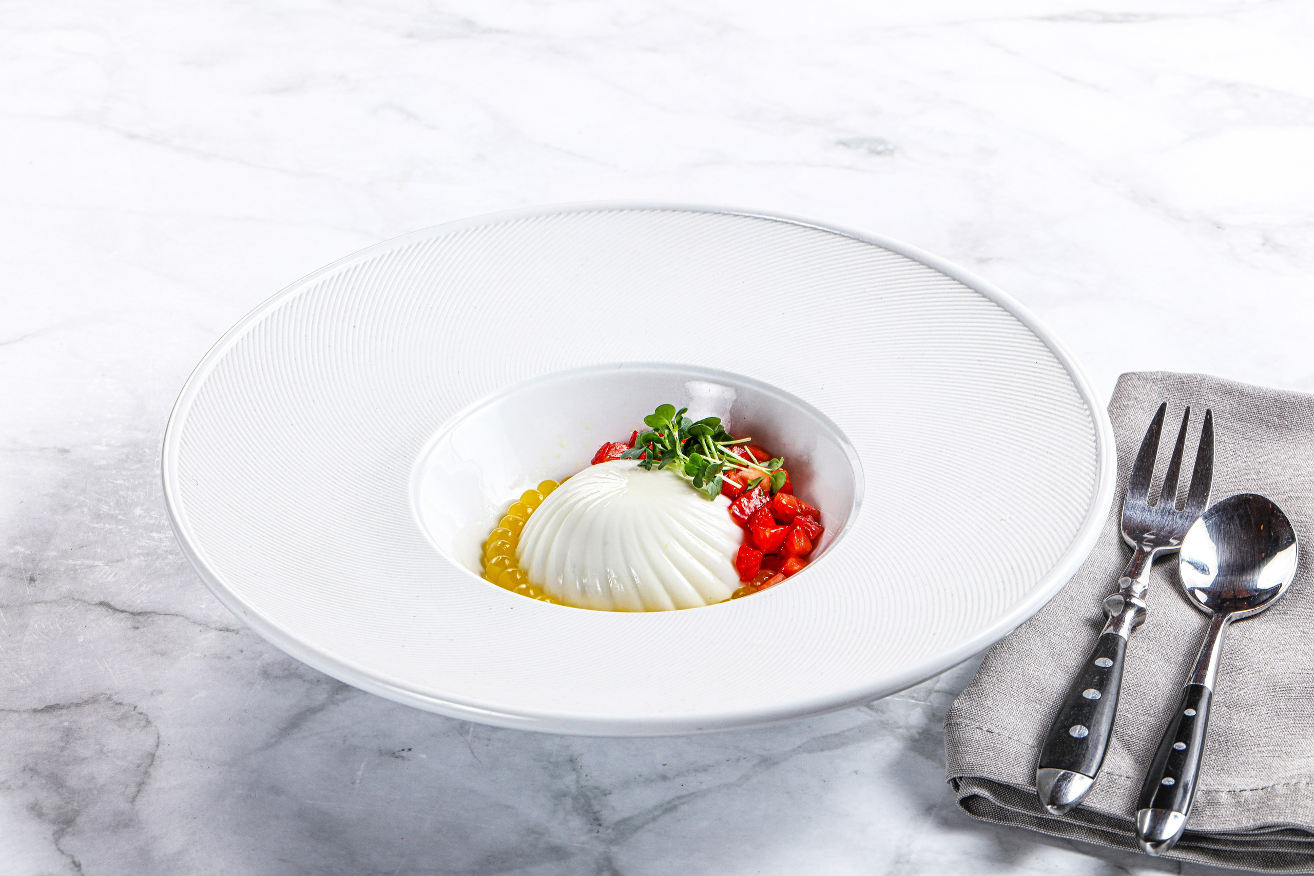 Фотосъемка десертов и выпечки. Заказ по тел.: +7 (906) 006-90-22. Фуд-фотограф Андрей Старостин — съемка еды в Москве. 9000 руб. в час