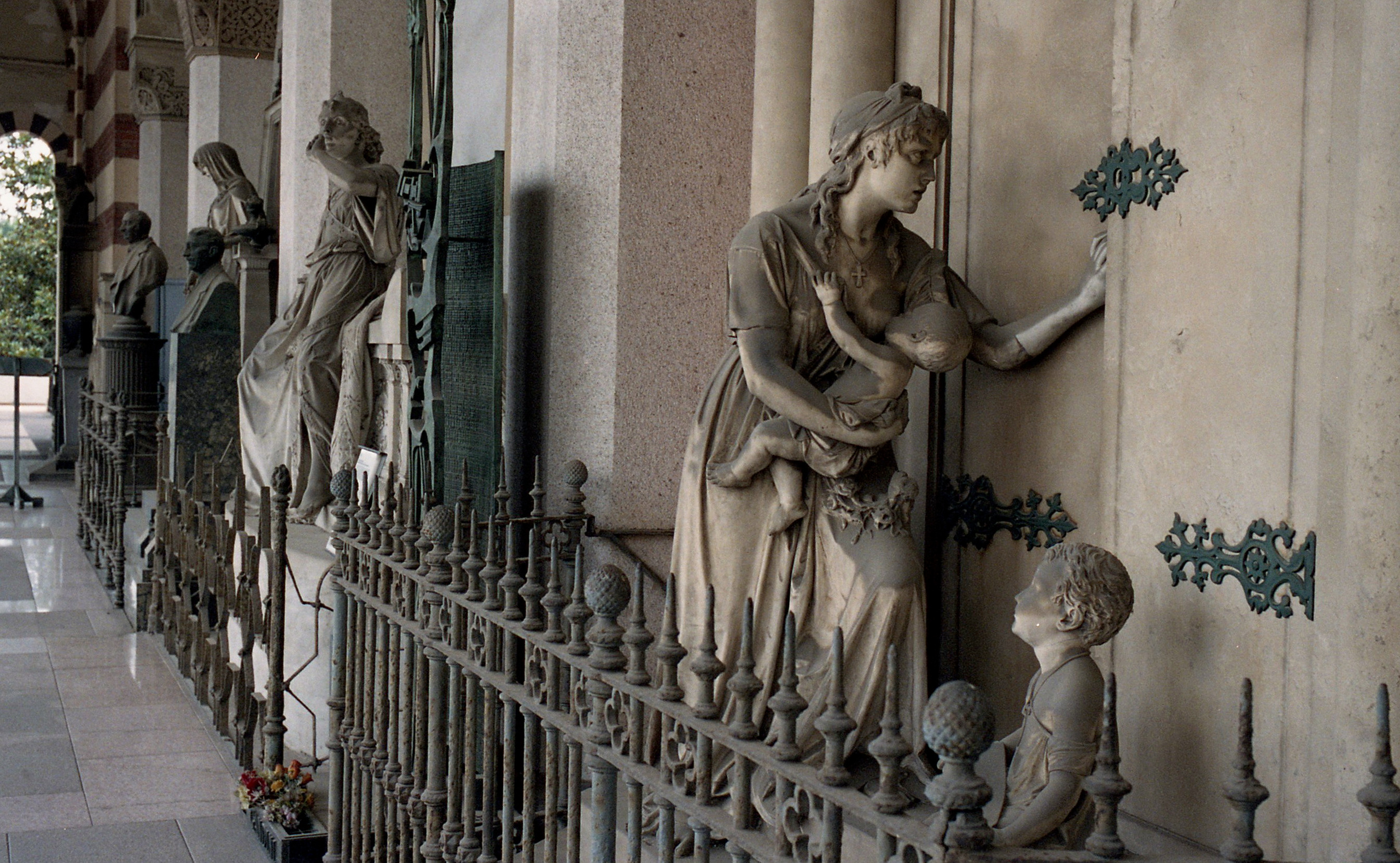 Милан, Италия. Елена Никитина. Фотохудожник. Пленочная фотография. Принты