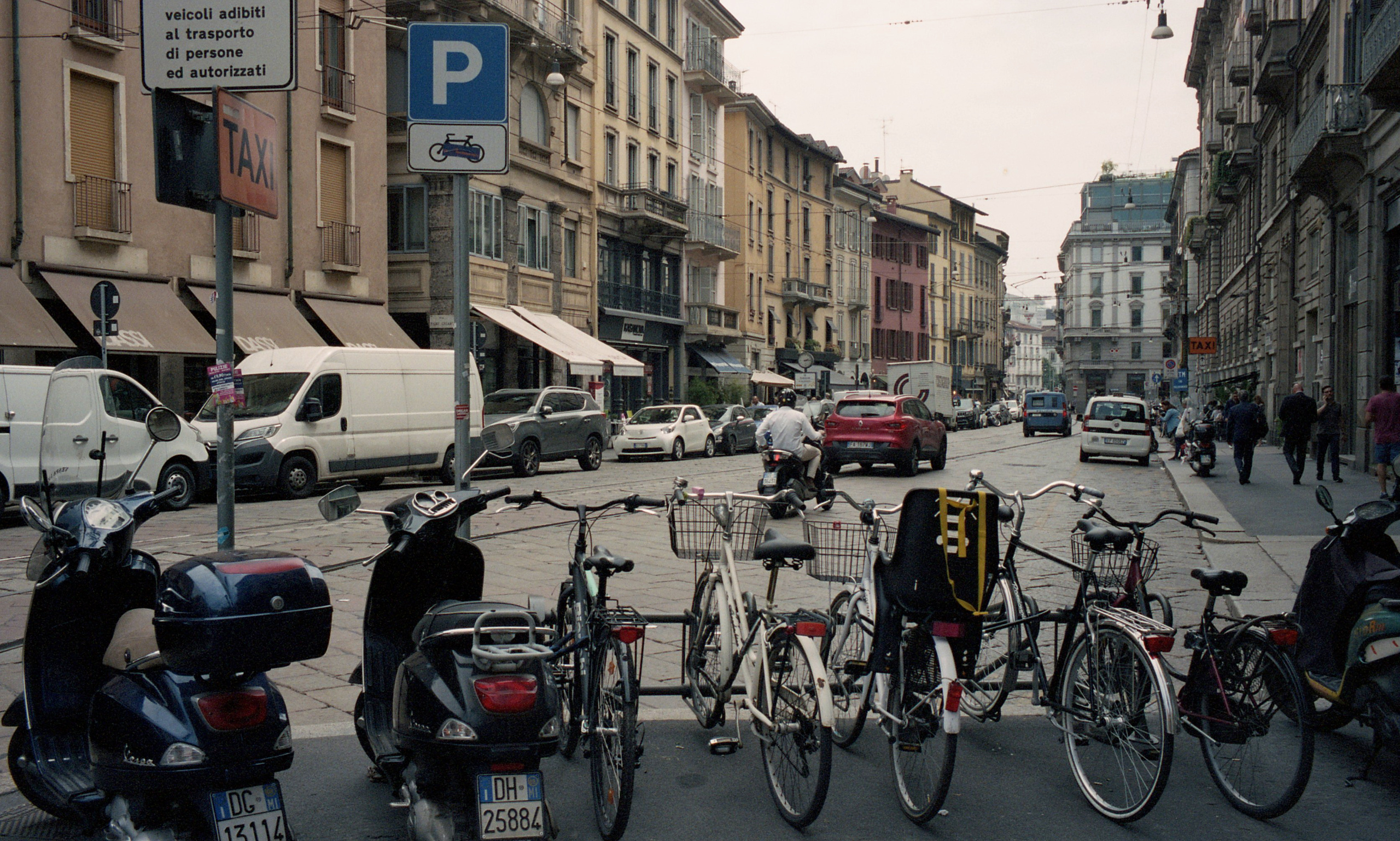 Милан, Италия. Елена Никитина. Фотохудожник. Пленочная фотография. Принты