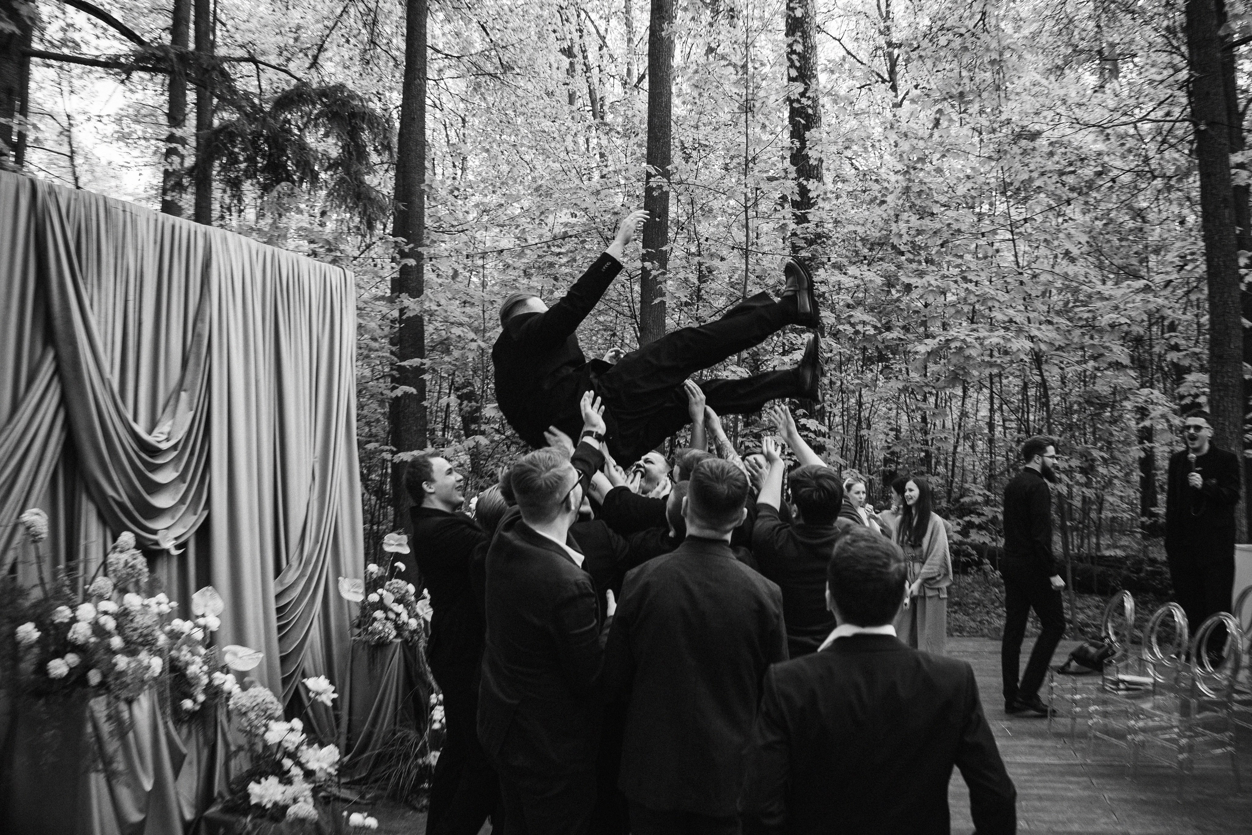 ЛЕС Event House выездная регистрация и свадебный банкет на площадке ЛЕС. Свадебный фотограф Москва