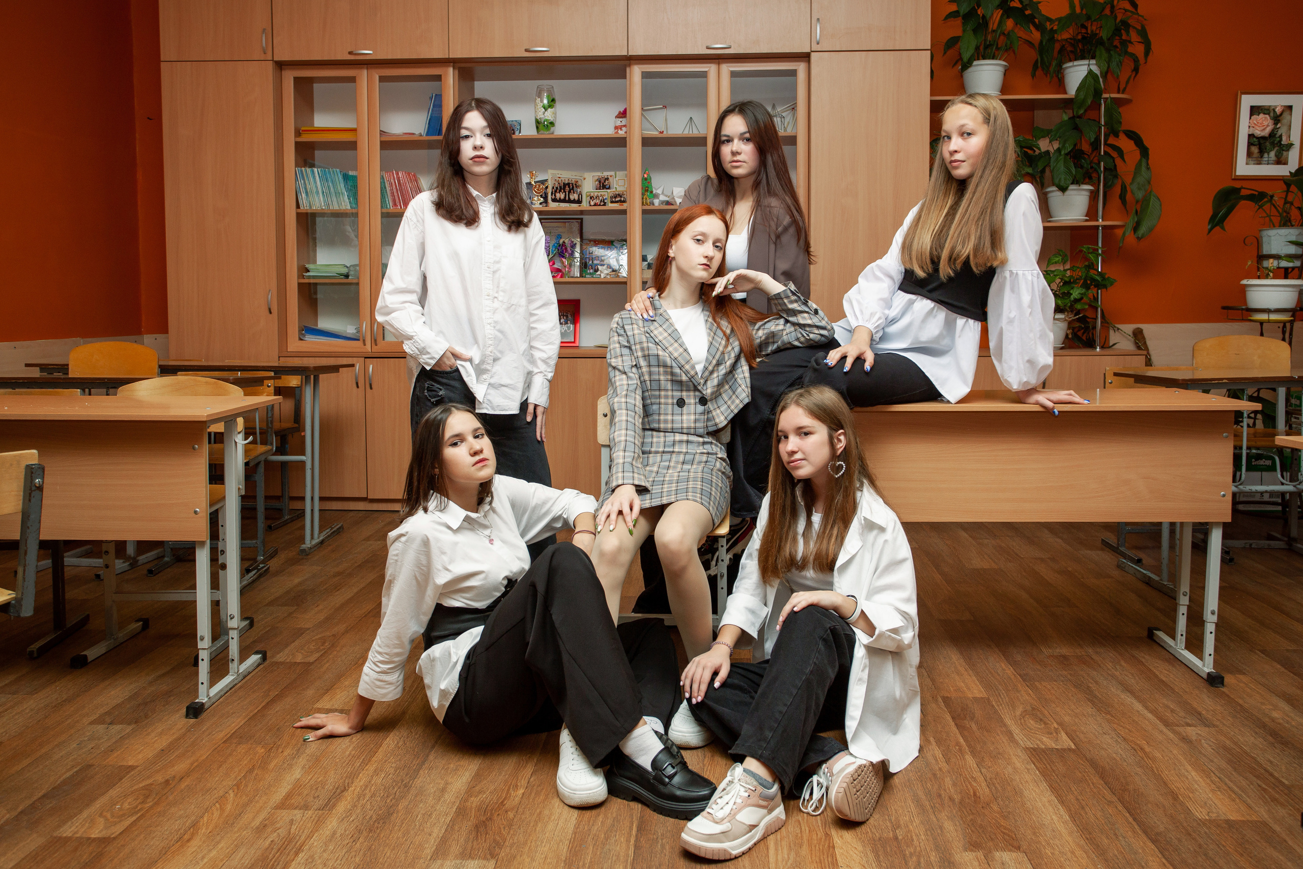 Групповой портрет в классе. Forteens Выпускные альбомы в Нижнем Новгороде