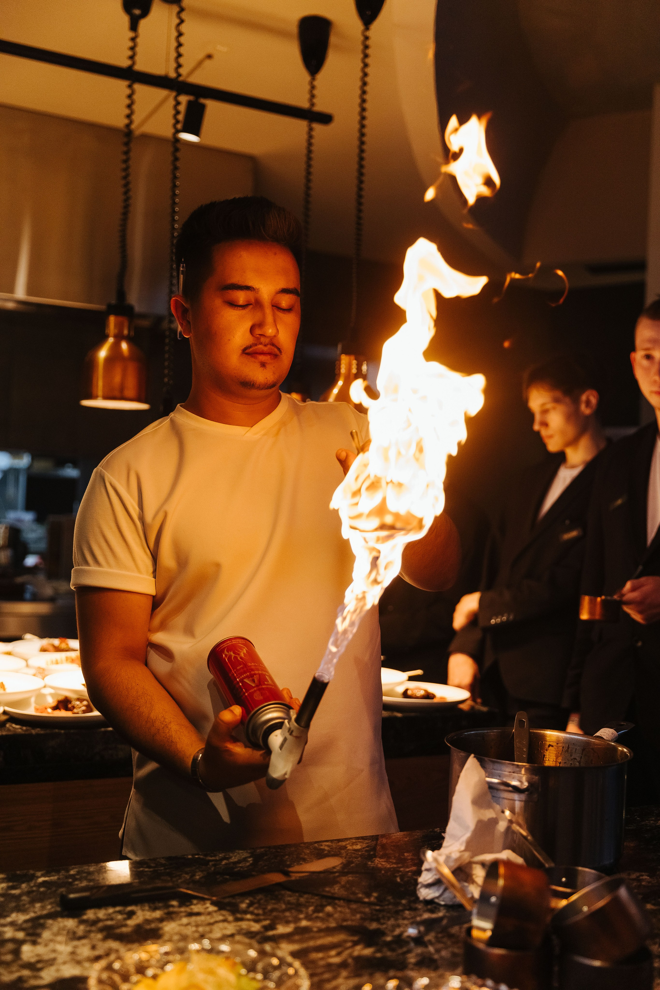 Презентация открытия магазина женской одежды GLVR в ресторане Fresco. Фотограф в Красноярске Надежда Воскресенская