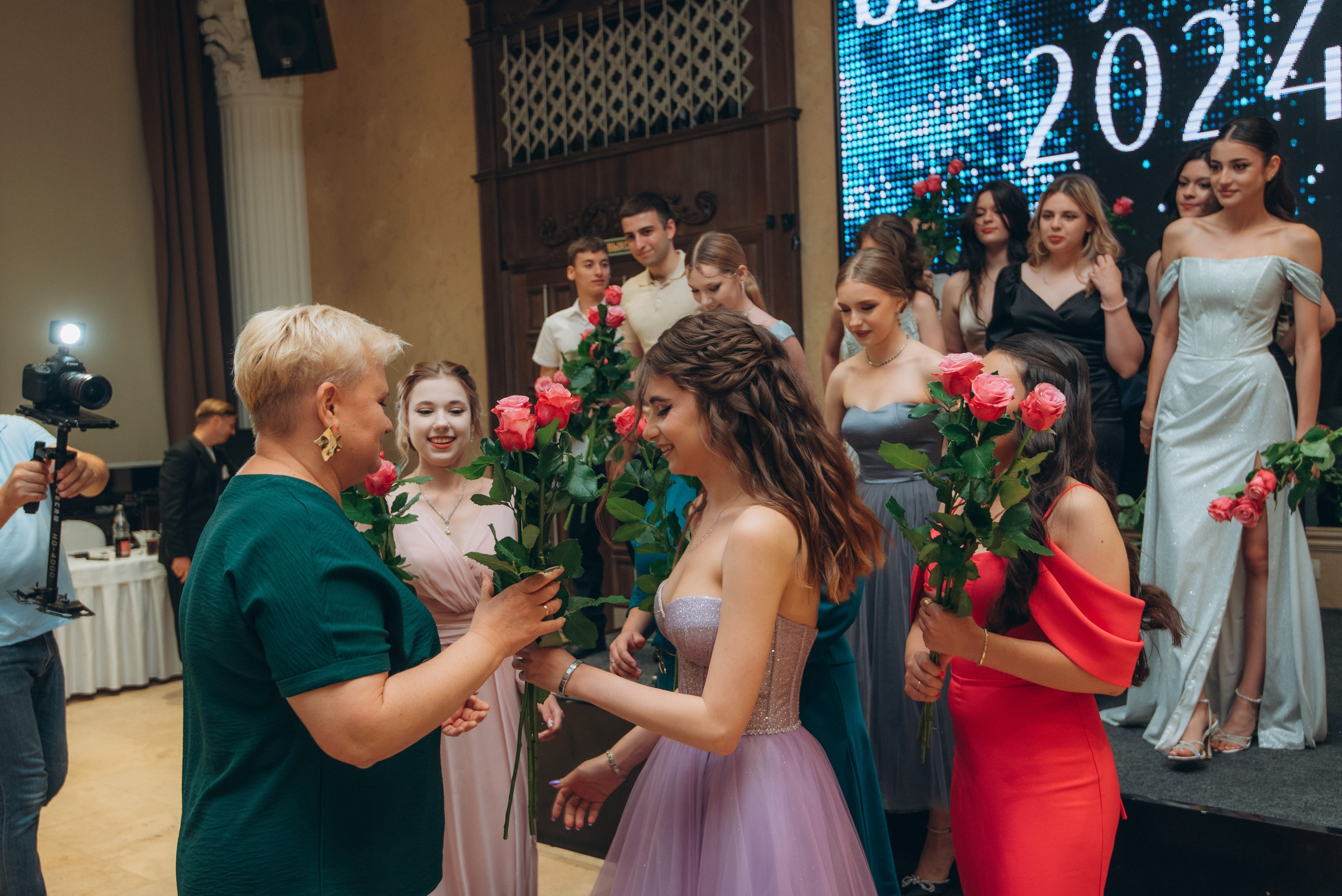 Выпускной 9-11классы. Выпускные книги Анапа Новороссийск Краснодар