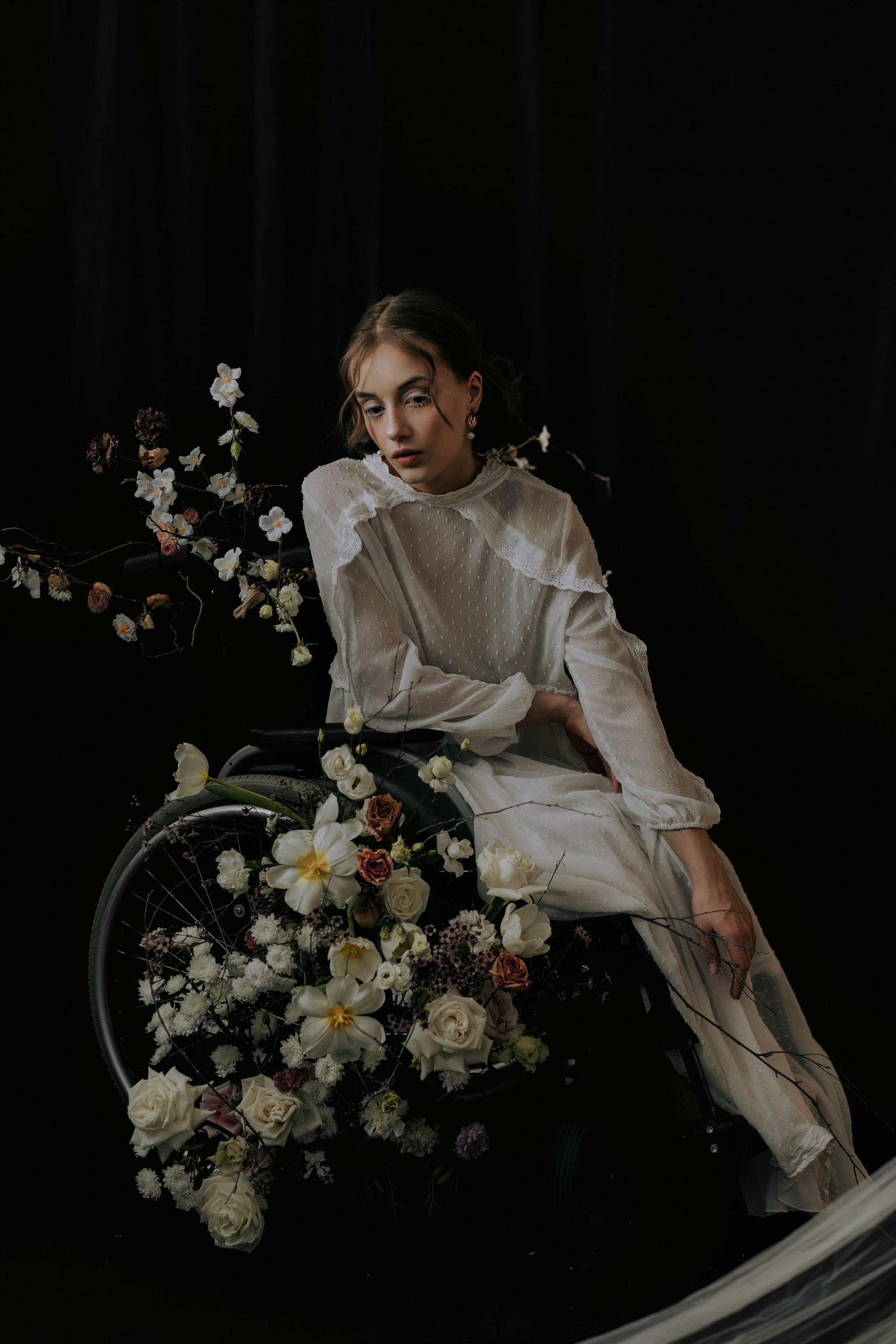 Цветение из темноты. Портретный фотограф Уфа Москва Санкт-Петербург Lulu Weightless