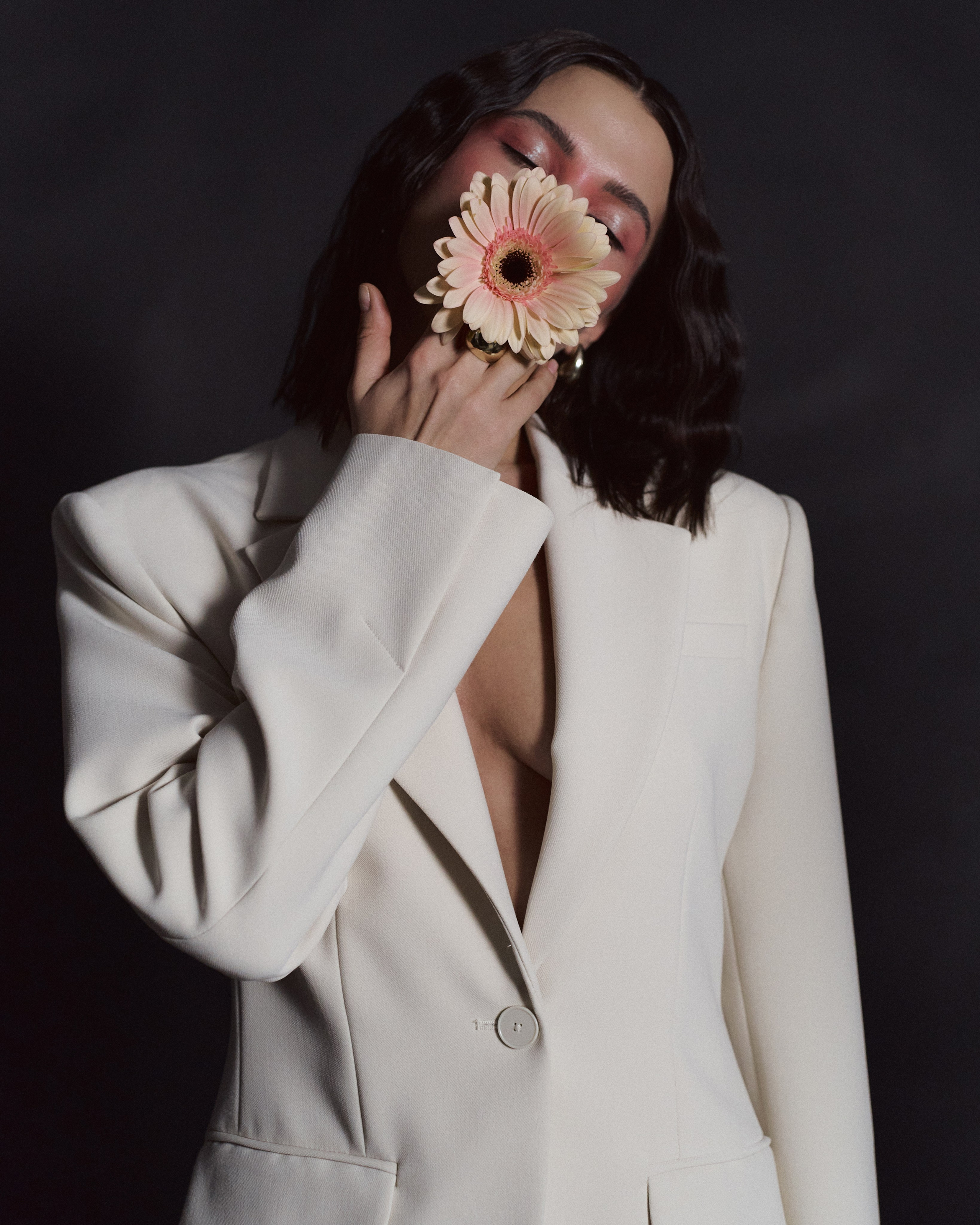 «Earth laughs in flowers.» @_moyami. Стилист Александра Шеремет