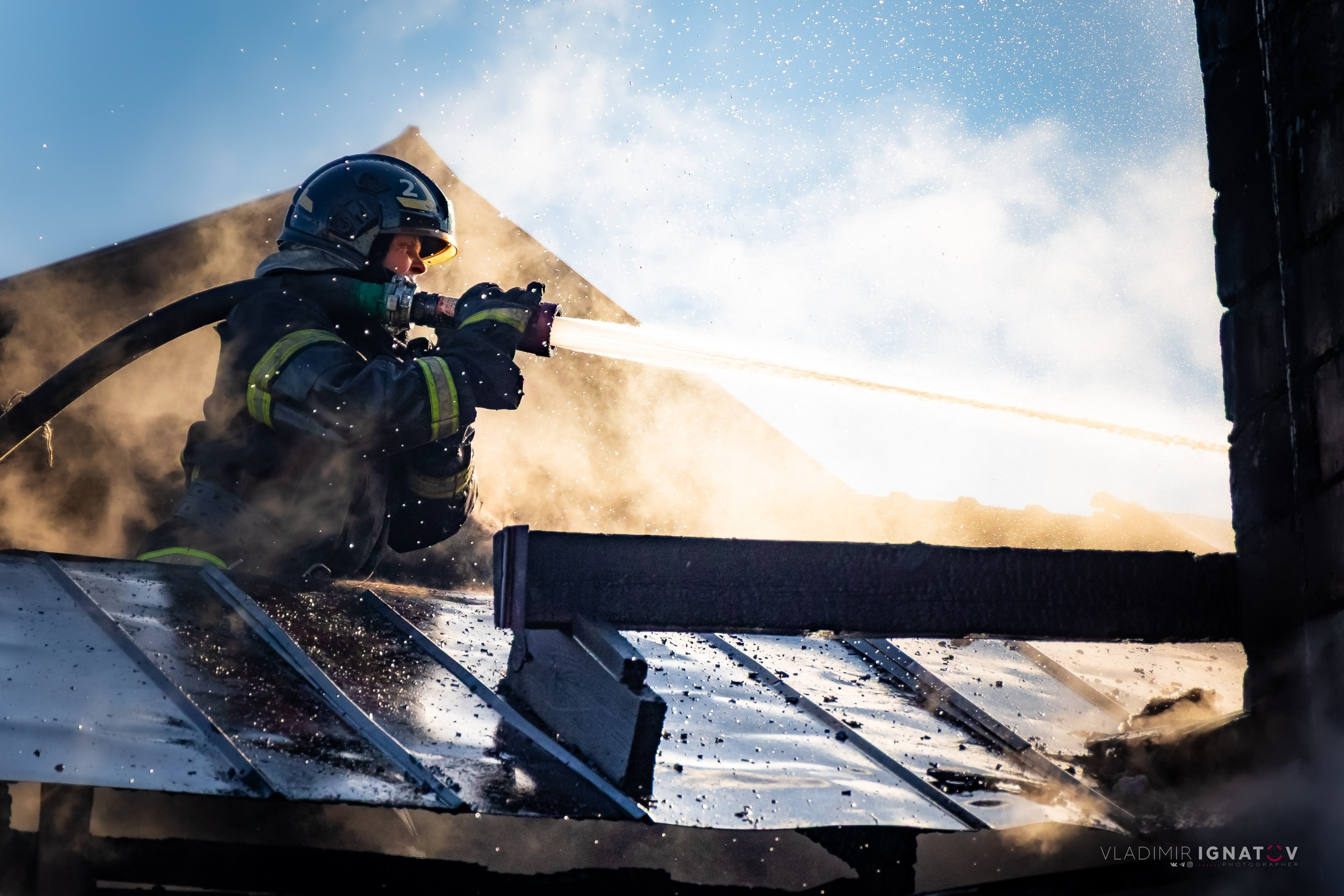 Пожарный репортёр Барнаул. Репортажный фотограф в Барнауле Владимир Игнатов