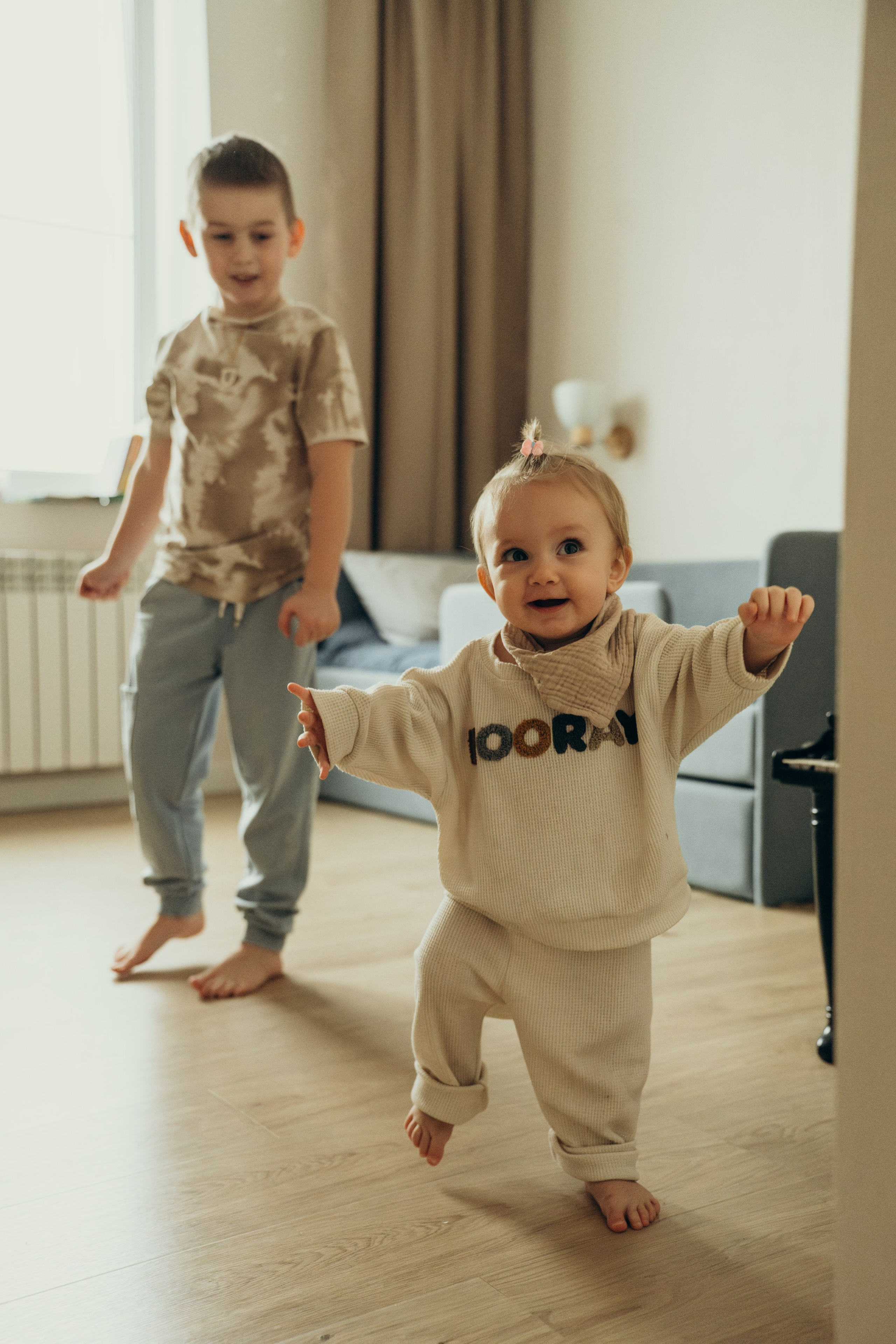 Анастасия, Ярослав и Асия