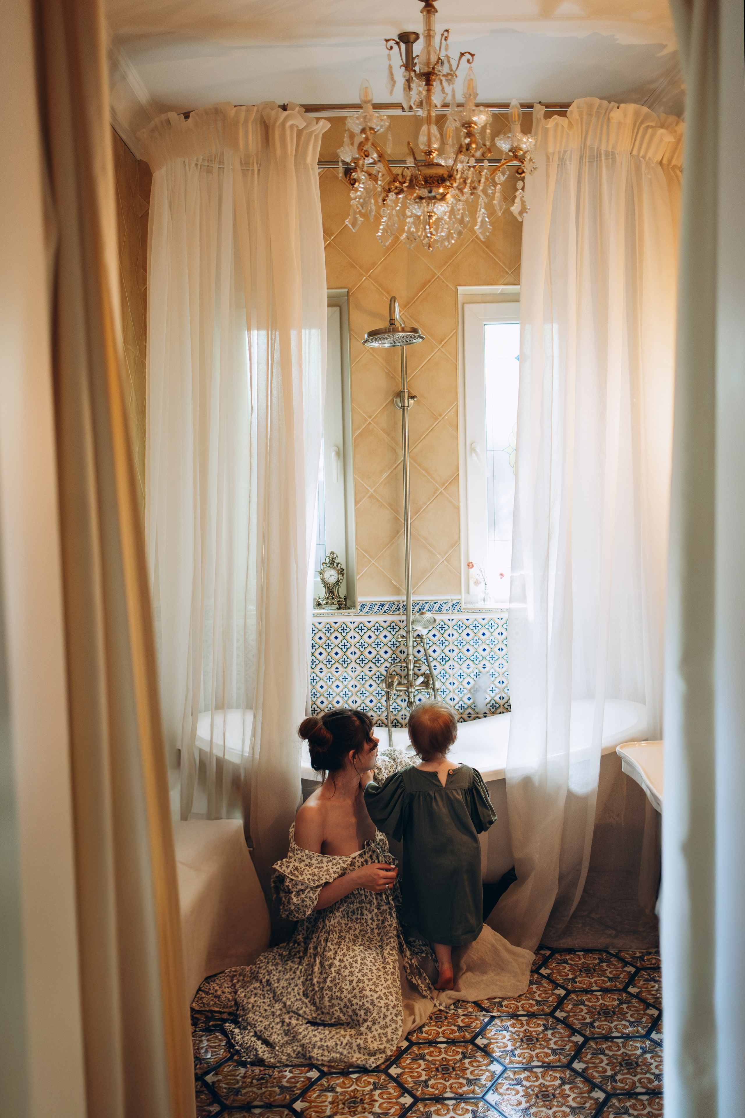 Художницы Настя и Тонечка в Villa Rossa. Семейный фотограф в Москве Марина Петра