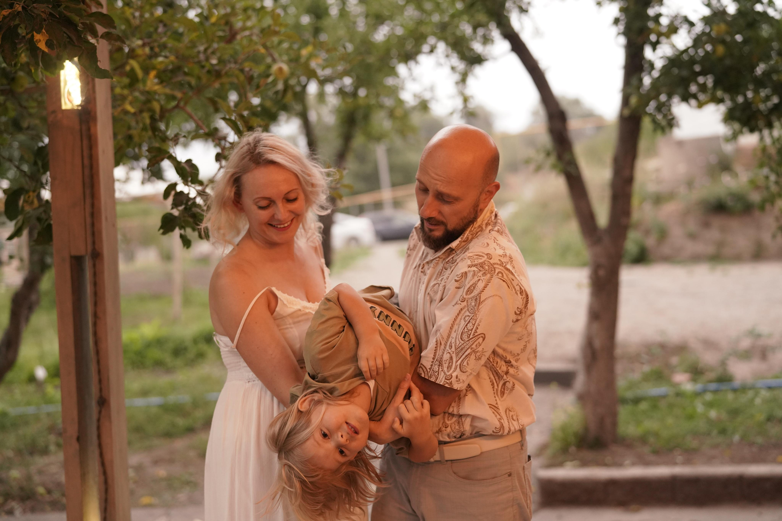 Дима, Маша и Мишутка. Фотограф Алматы, курс по Фотографии в Алматы. Дмитриева Наталья