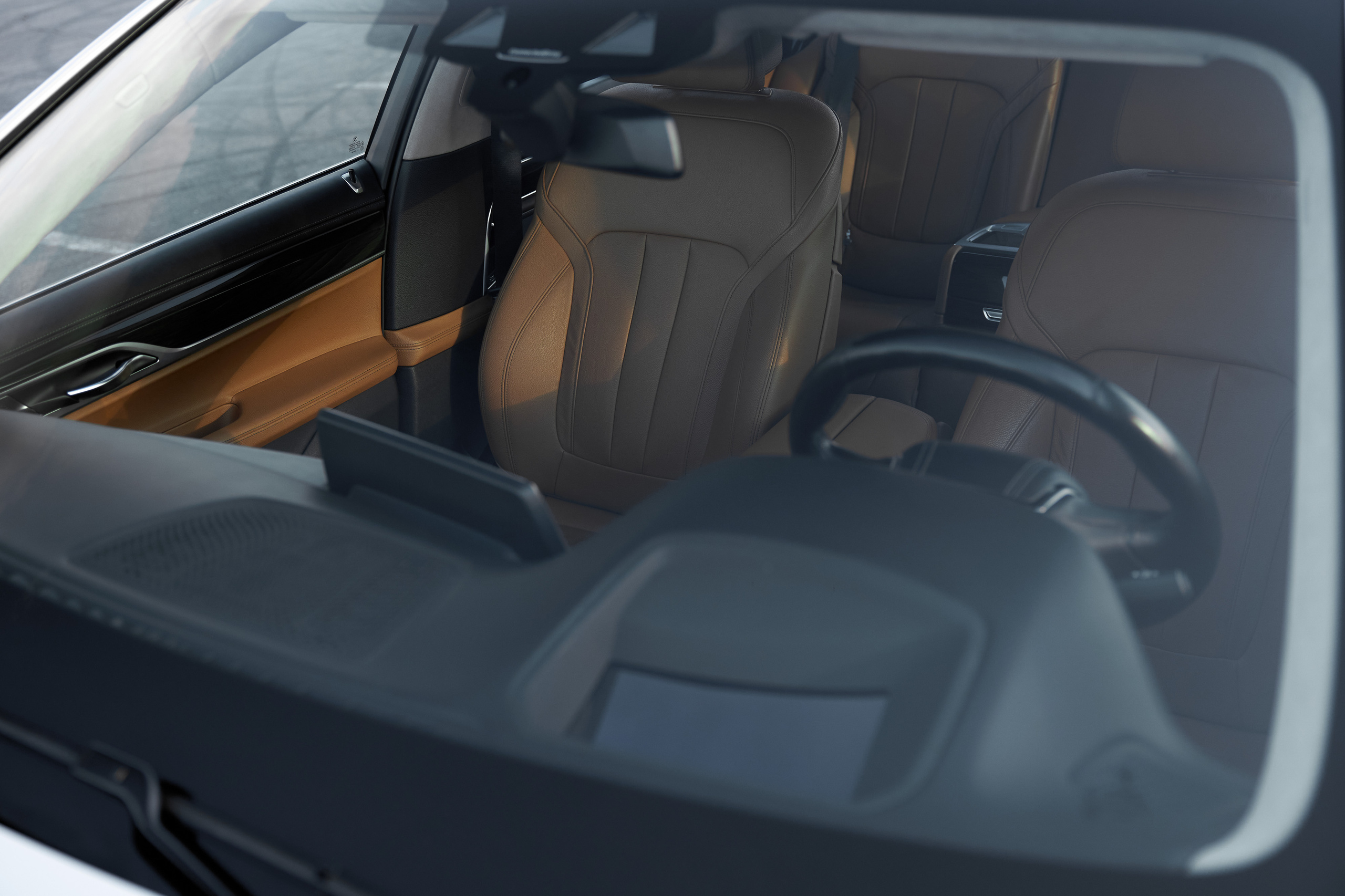 BMW 7 Edrive (auto.ru)