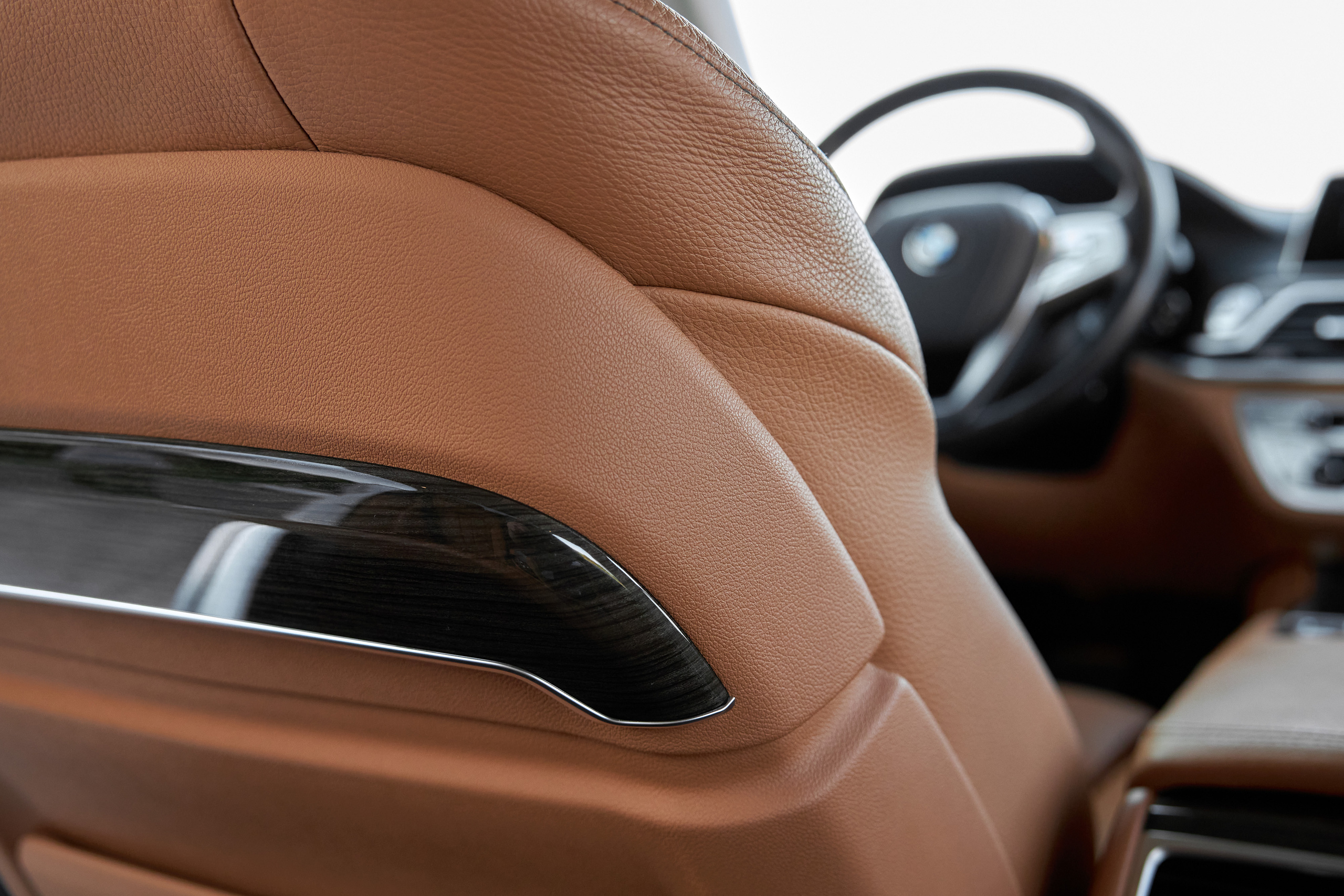 BMW 7 Edrive (auto.ru)