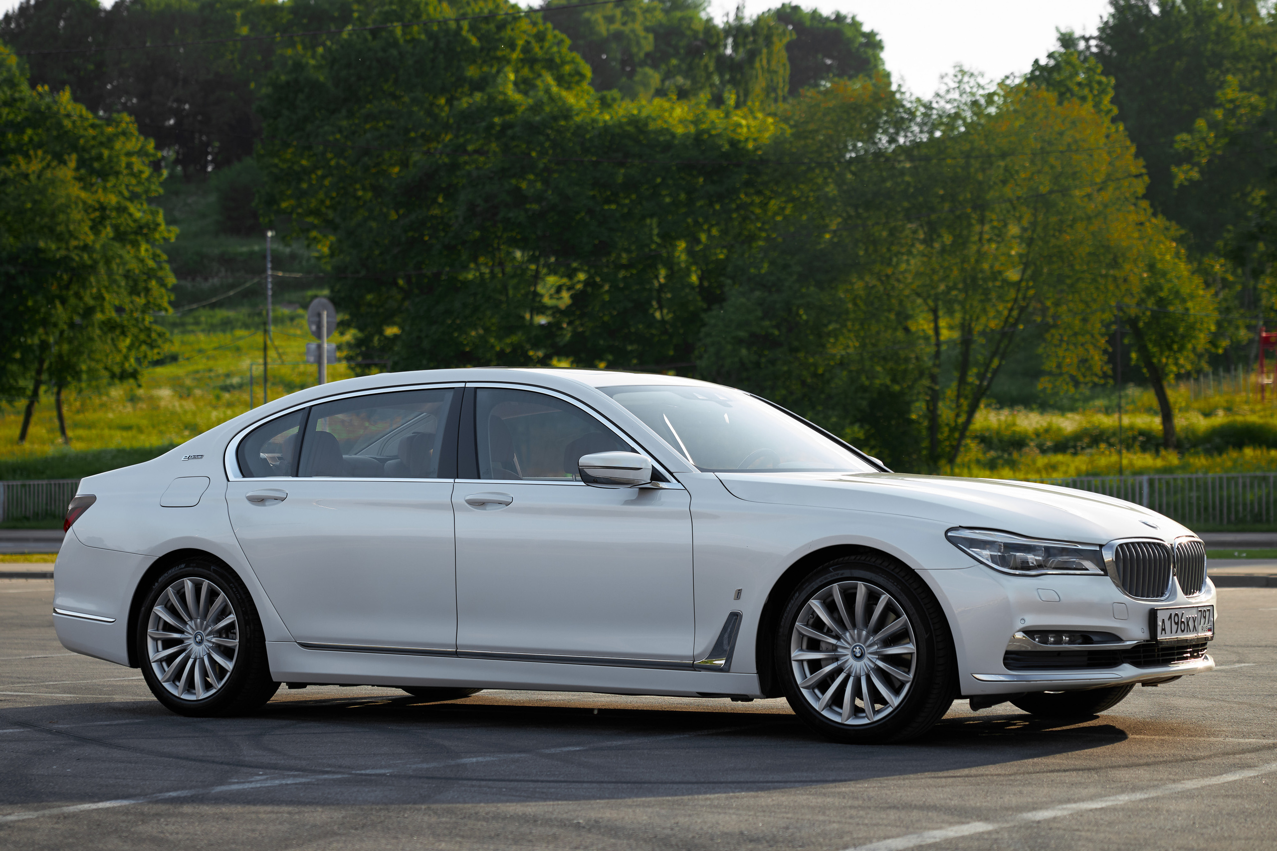BMW 7 Edrive (auto.ru)
