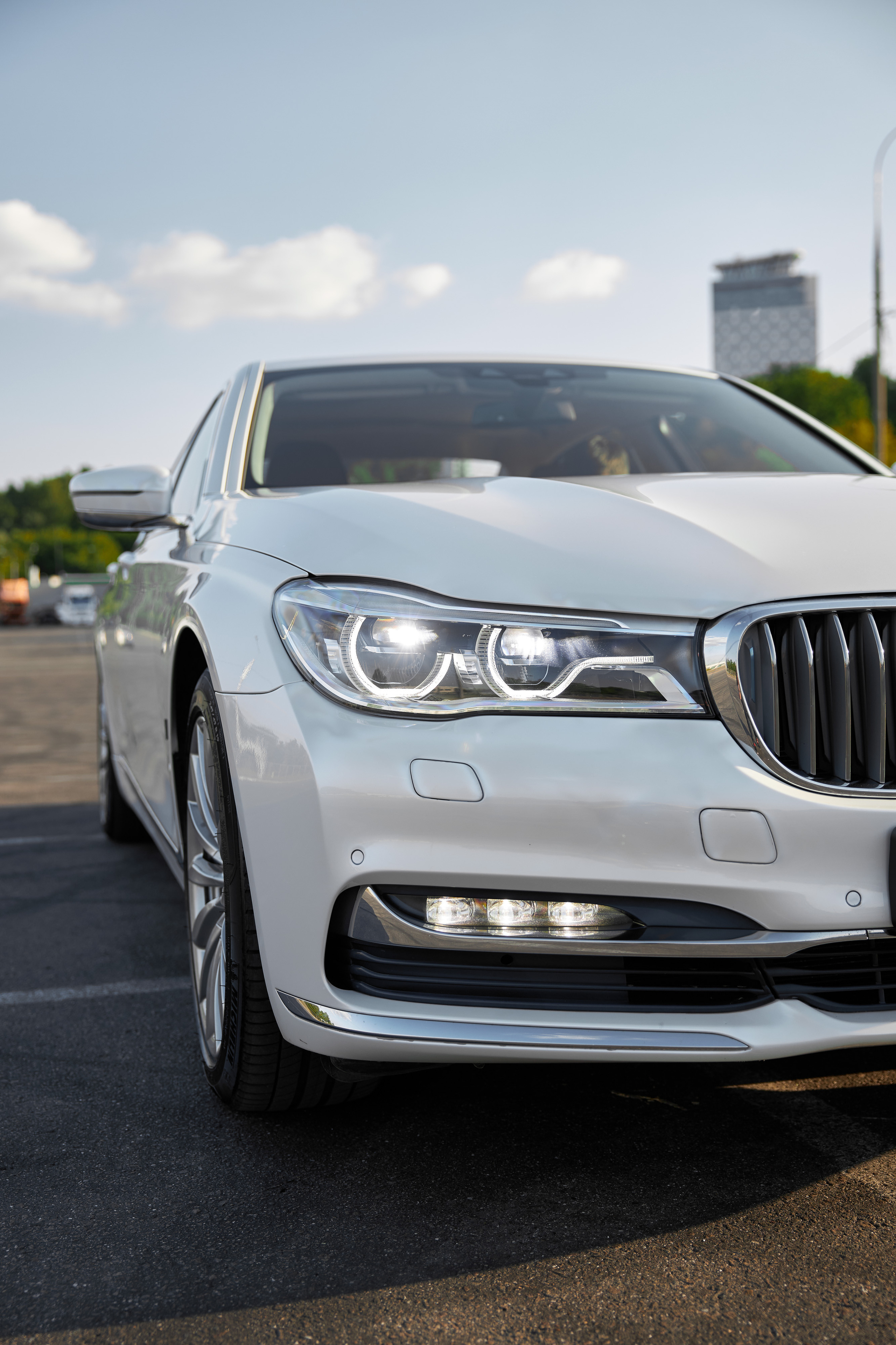 BMW 7 Edrive (auto.ru)