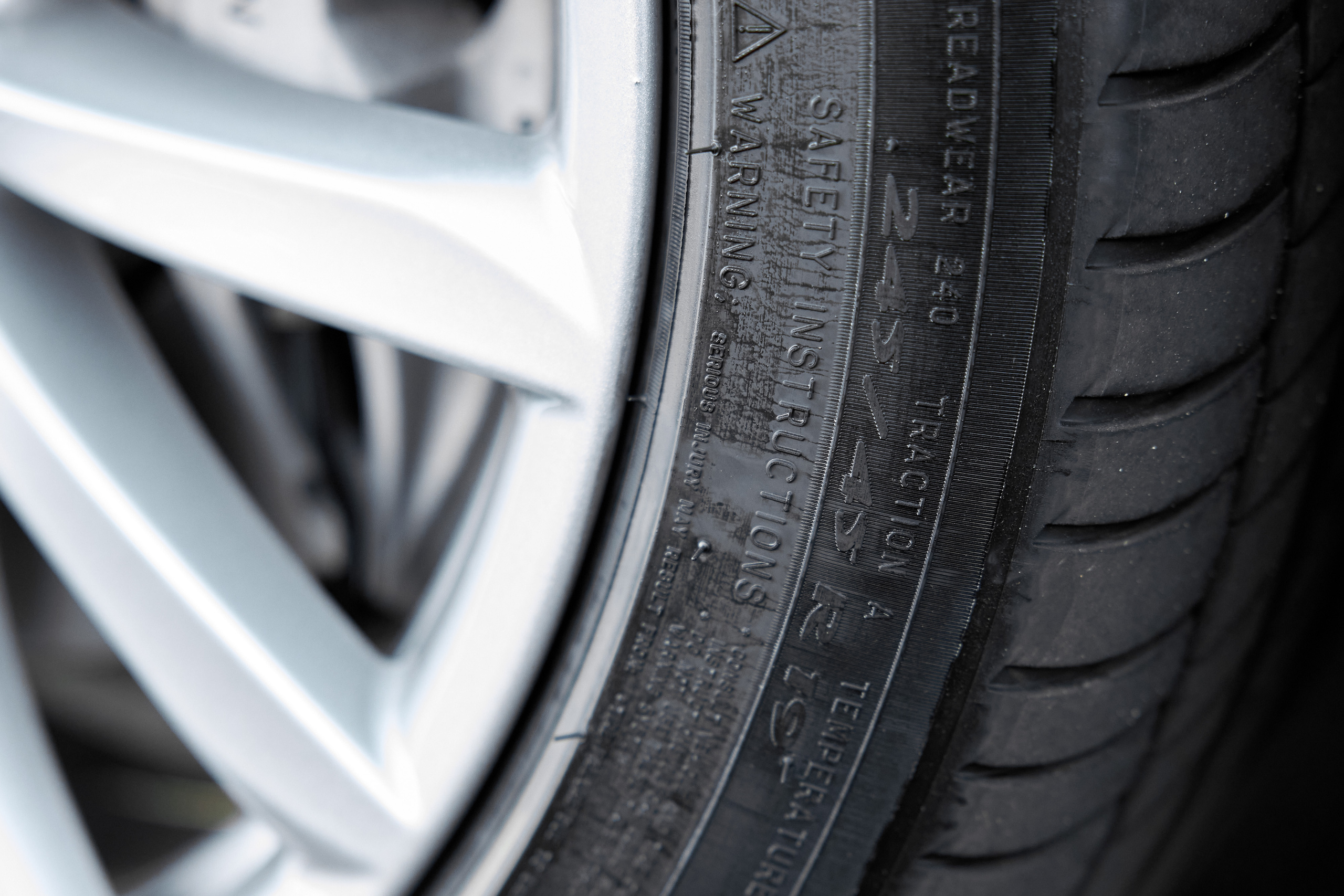 BMW 7 Edrive (auto.ru)