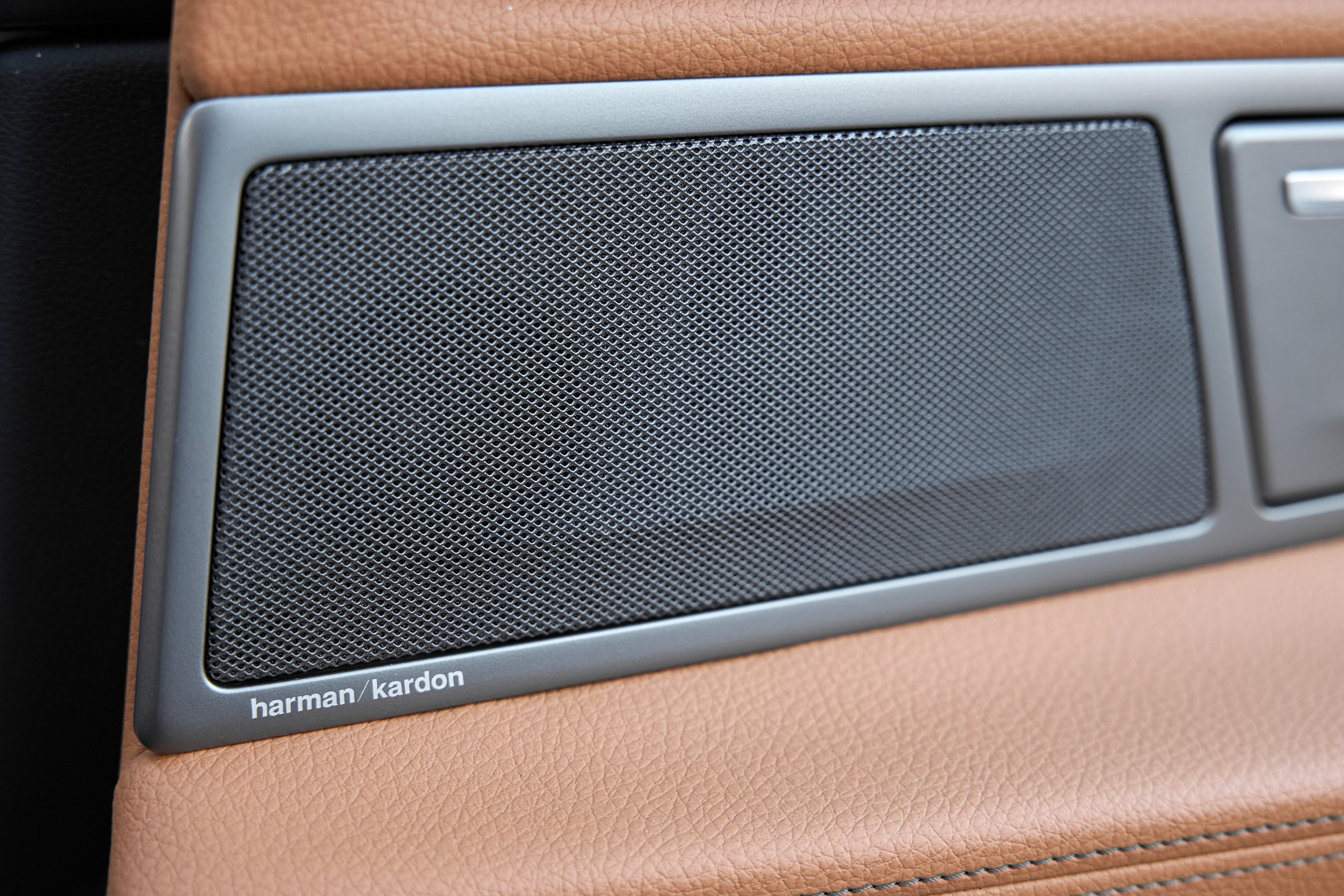 BMW 7 Edrive (auto.ru)