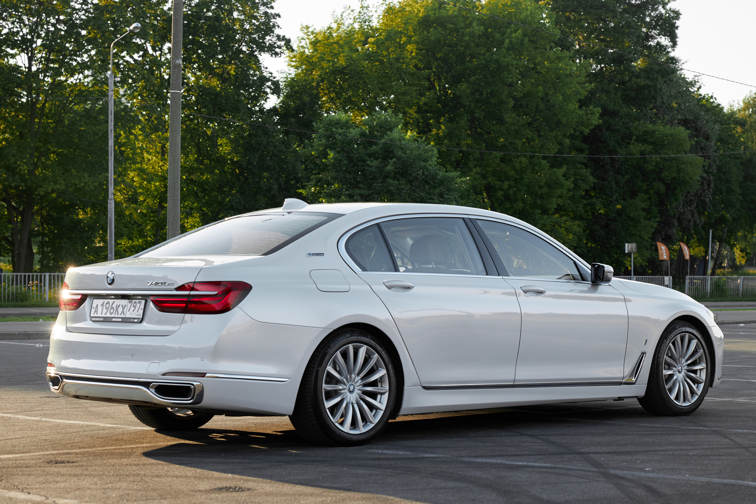 BMW 7 Edrive (auto.ru)