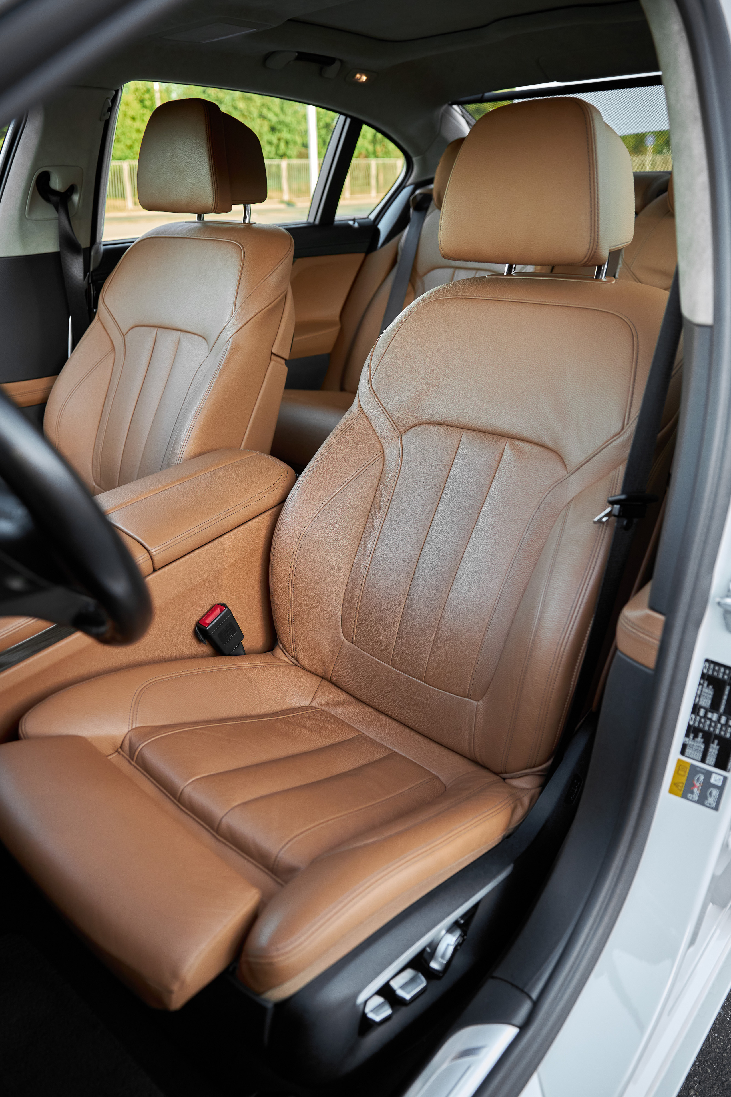 BMW 7 Edrive (auto.ru)