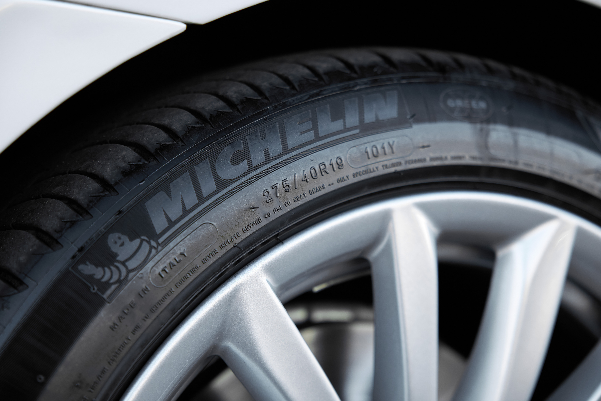 BMW 7 Edrive (auto.ru)