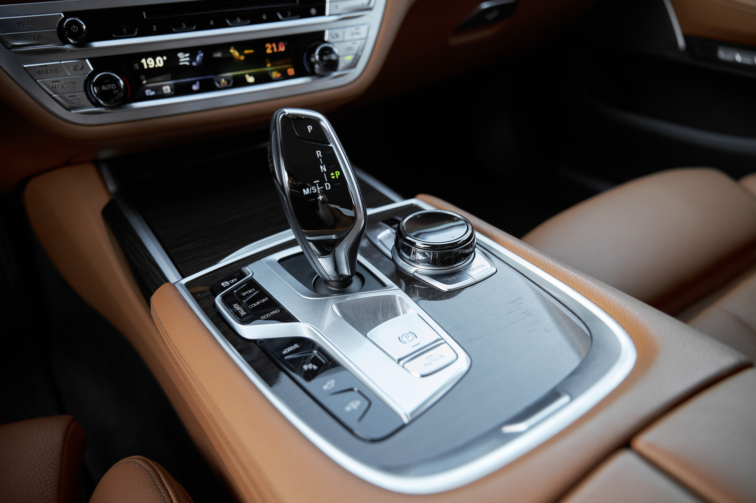 BMW 7 Edrive (auto.ru)