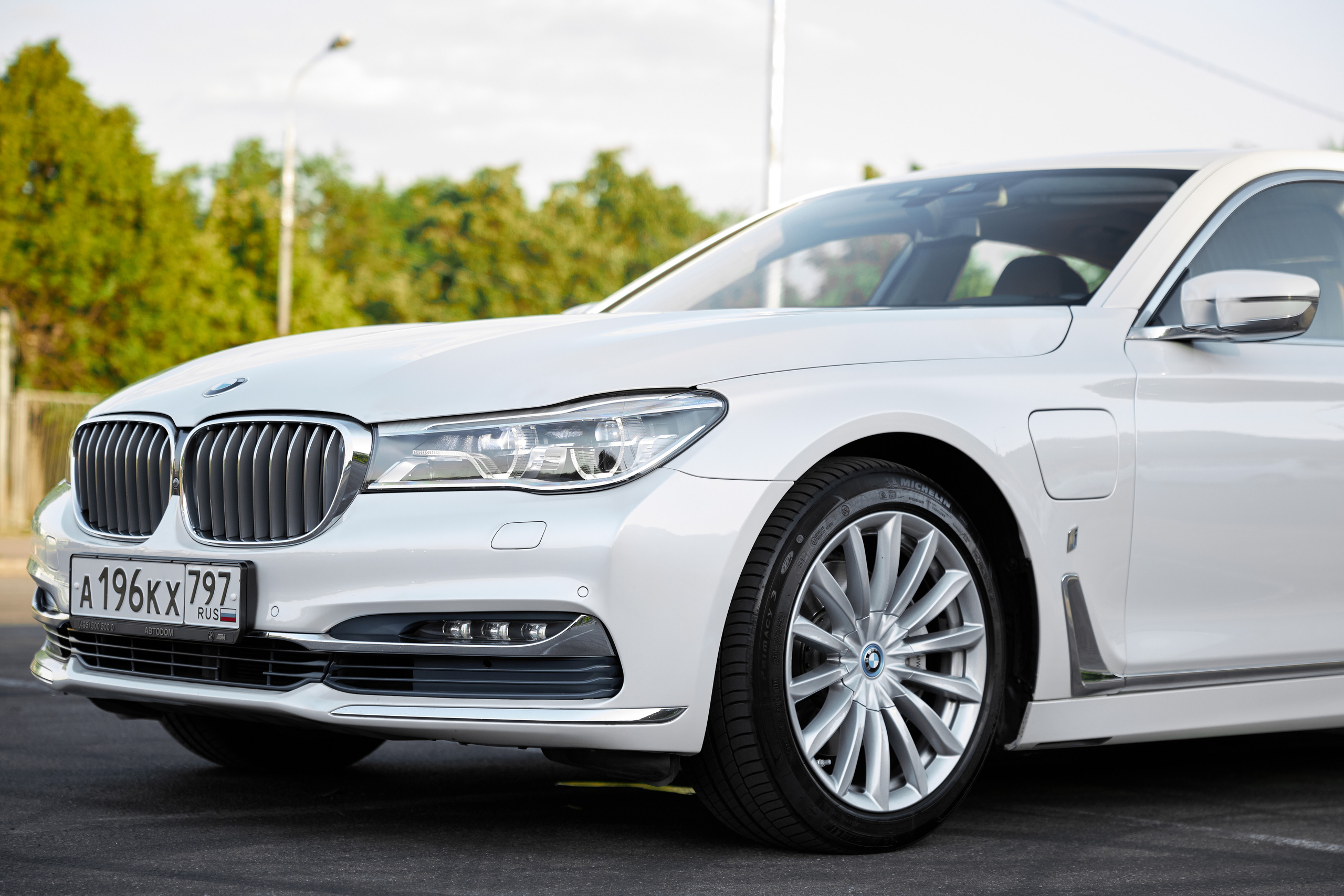 BMW 7 Edrive (auto.ru)