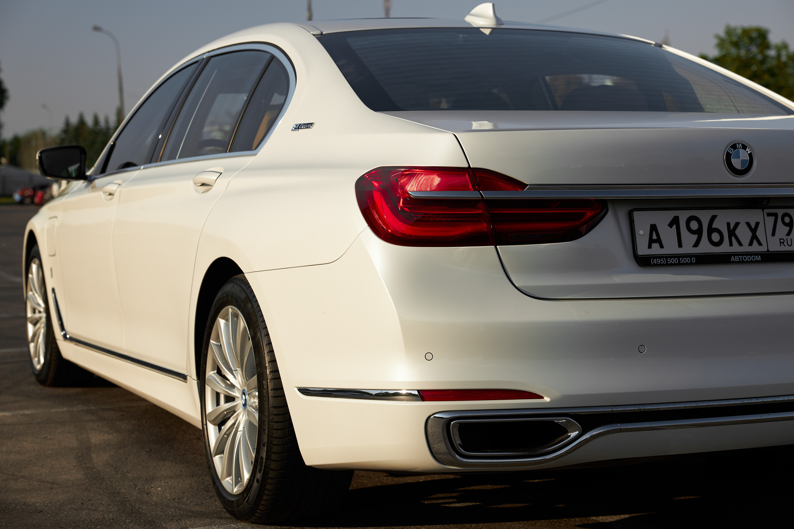 BMW 7 Edrive (auto.ru)