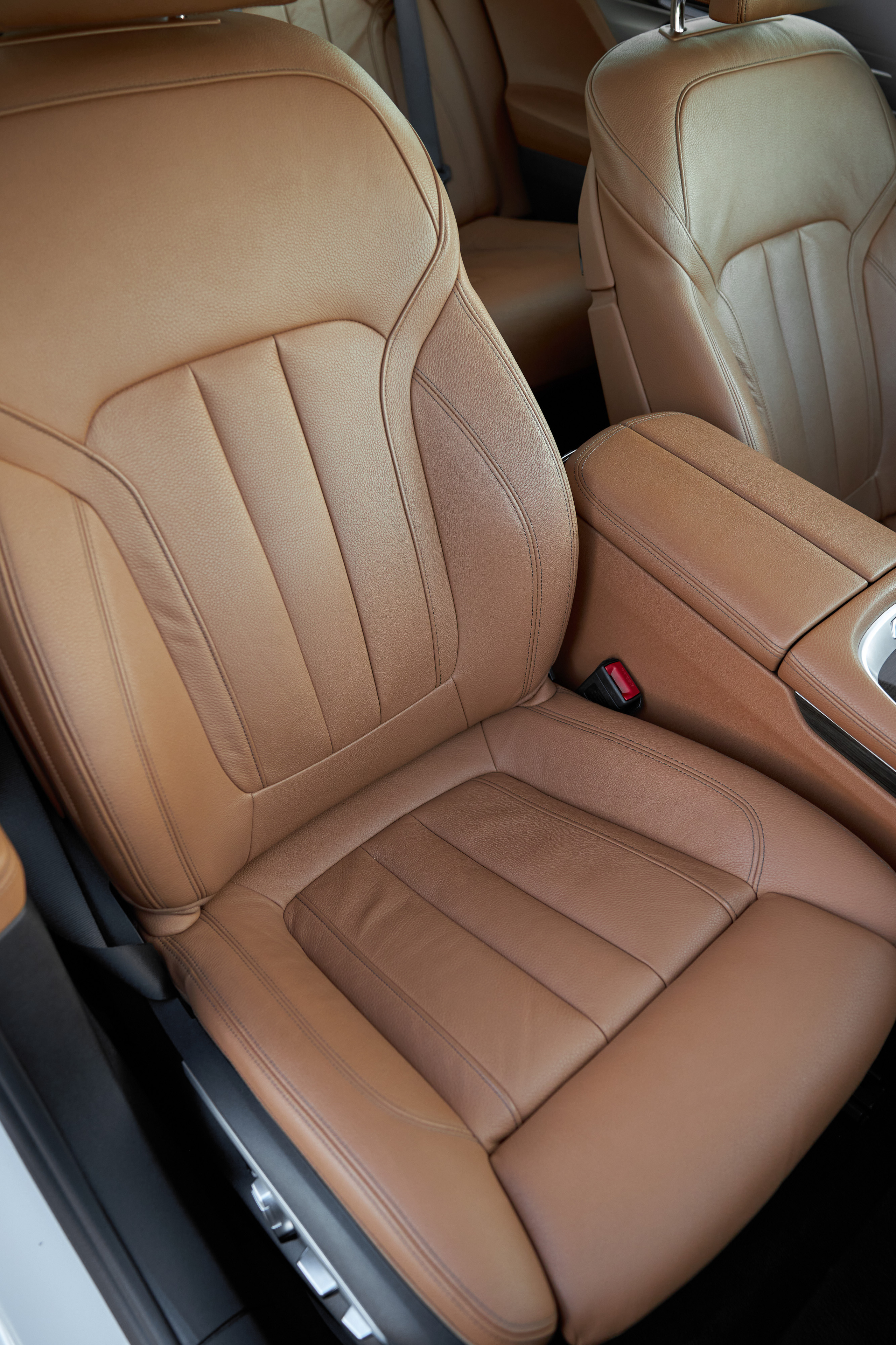 BMW 7 Edrive (auto.ru)