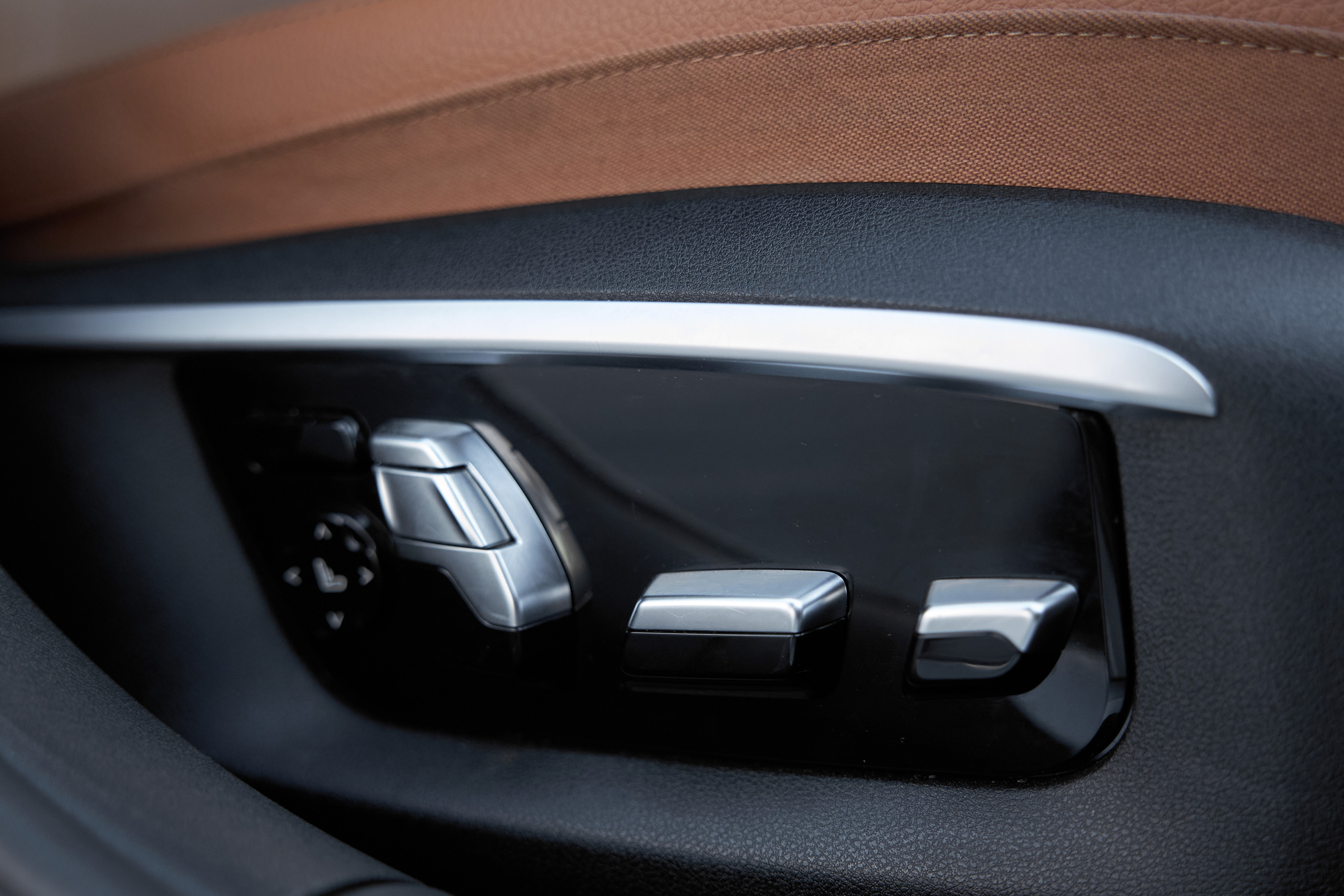 BMW 7 Edrive (auto.ru)