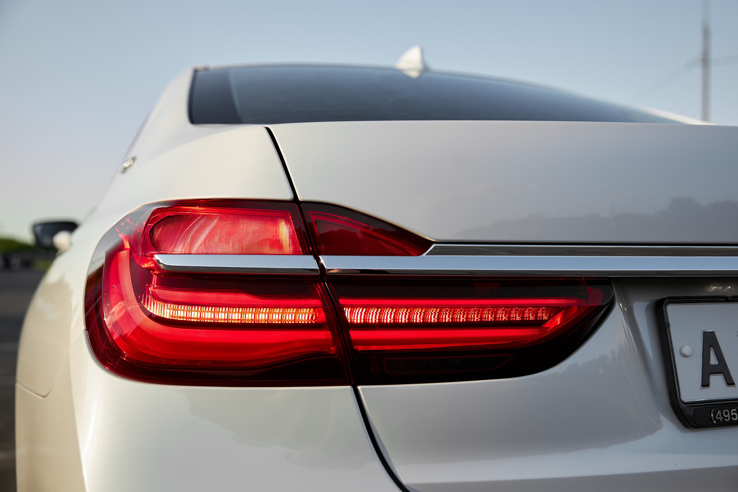 BMW 7 Edrive (auto.ru)