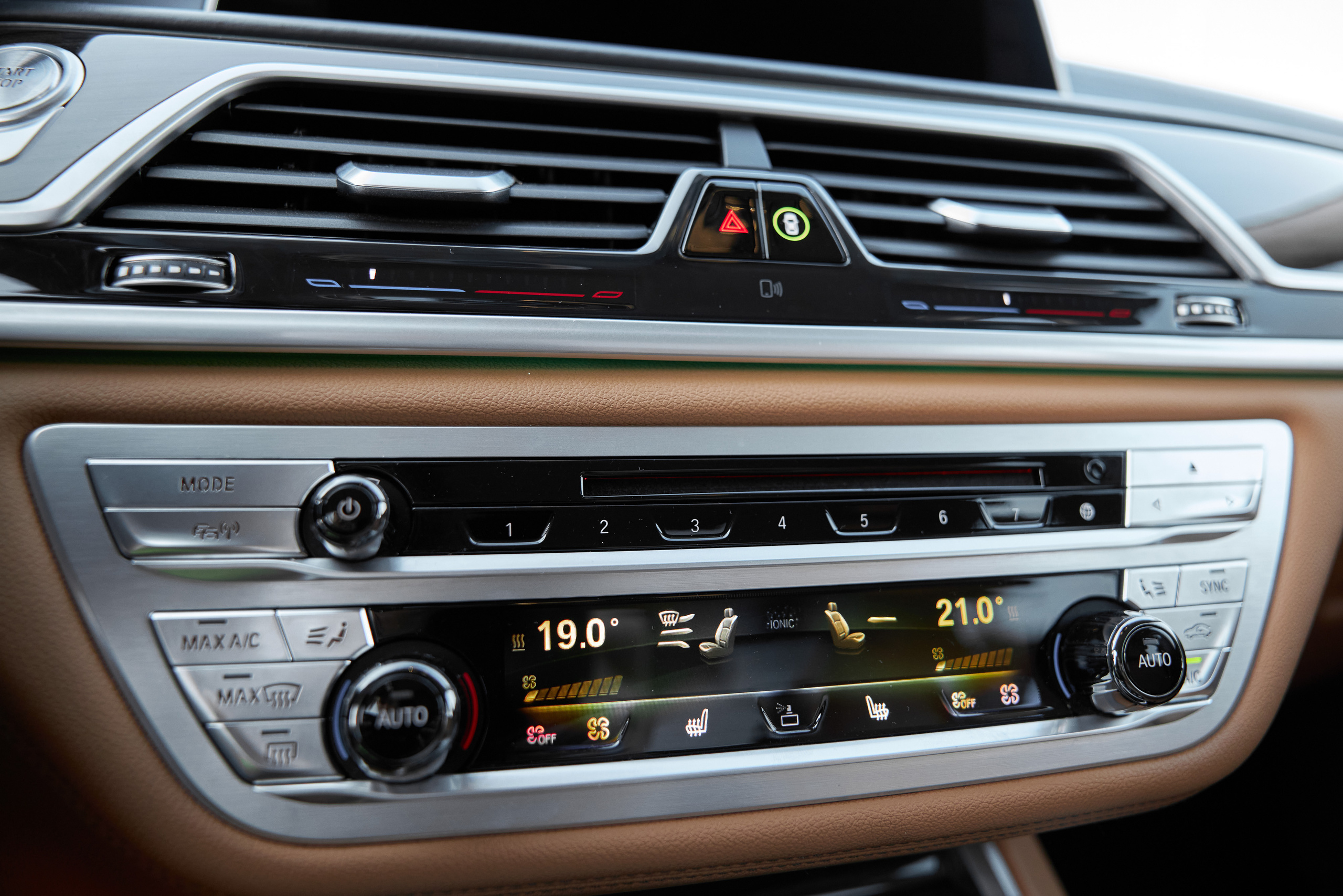 BMW 7 Edrive (auto.ru)