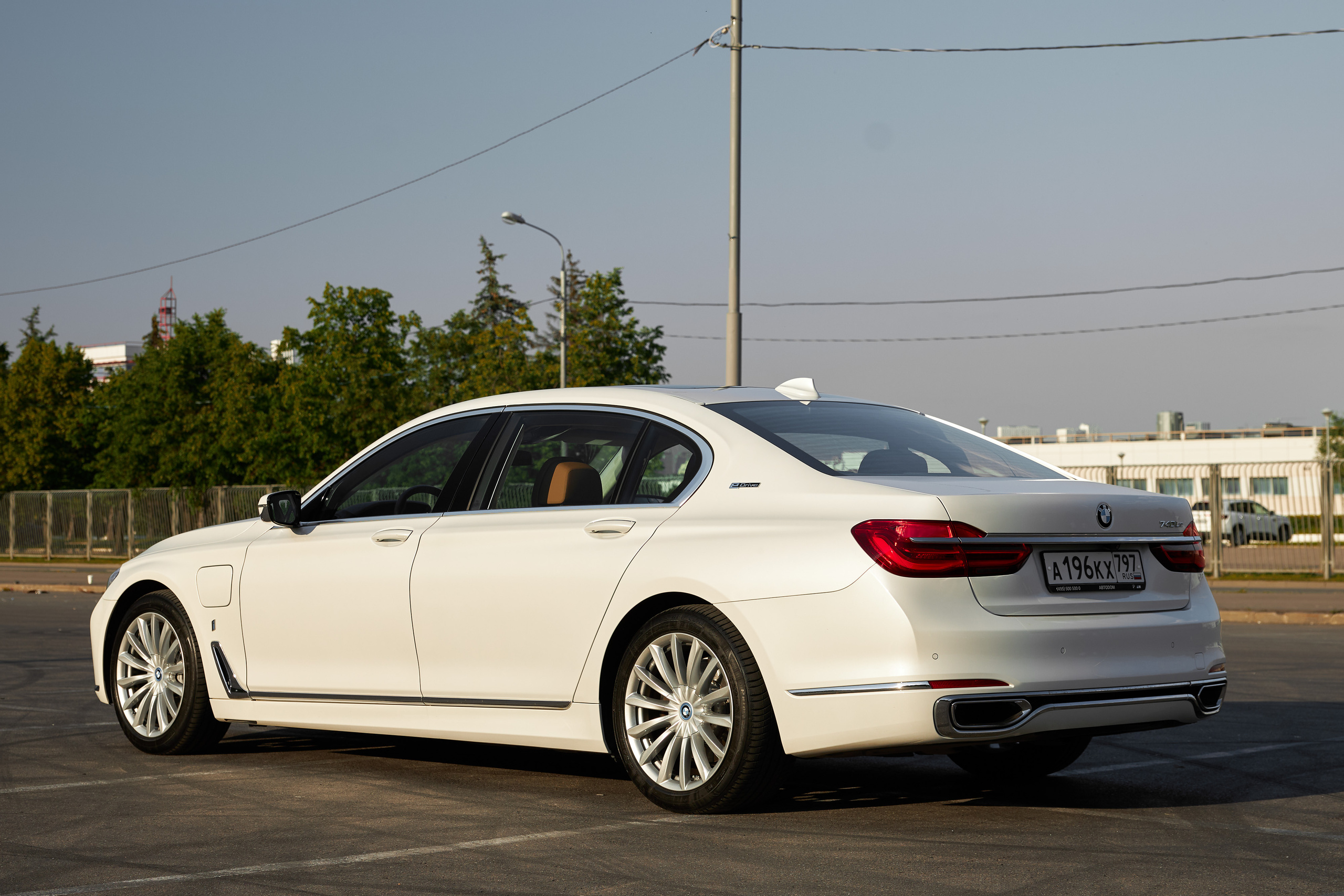 BMW 7 Edrive (auto.ru)