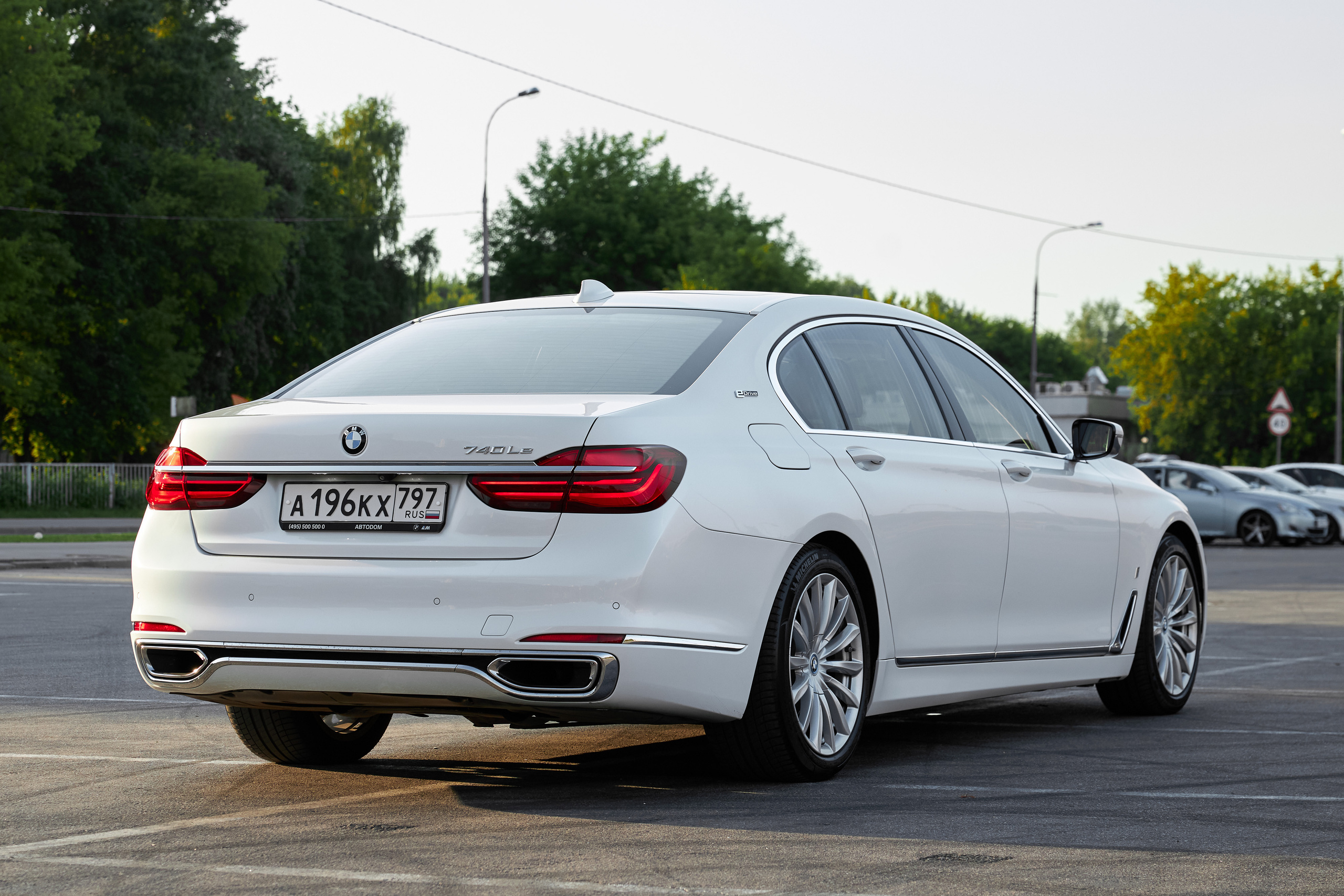 BMW 7 Edrive (auto.ru)