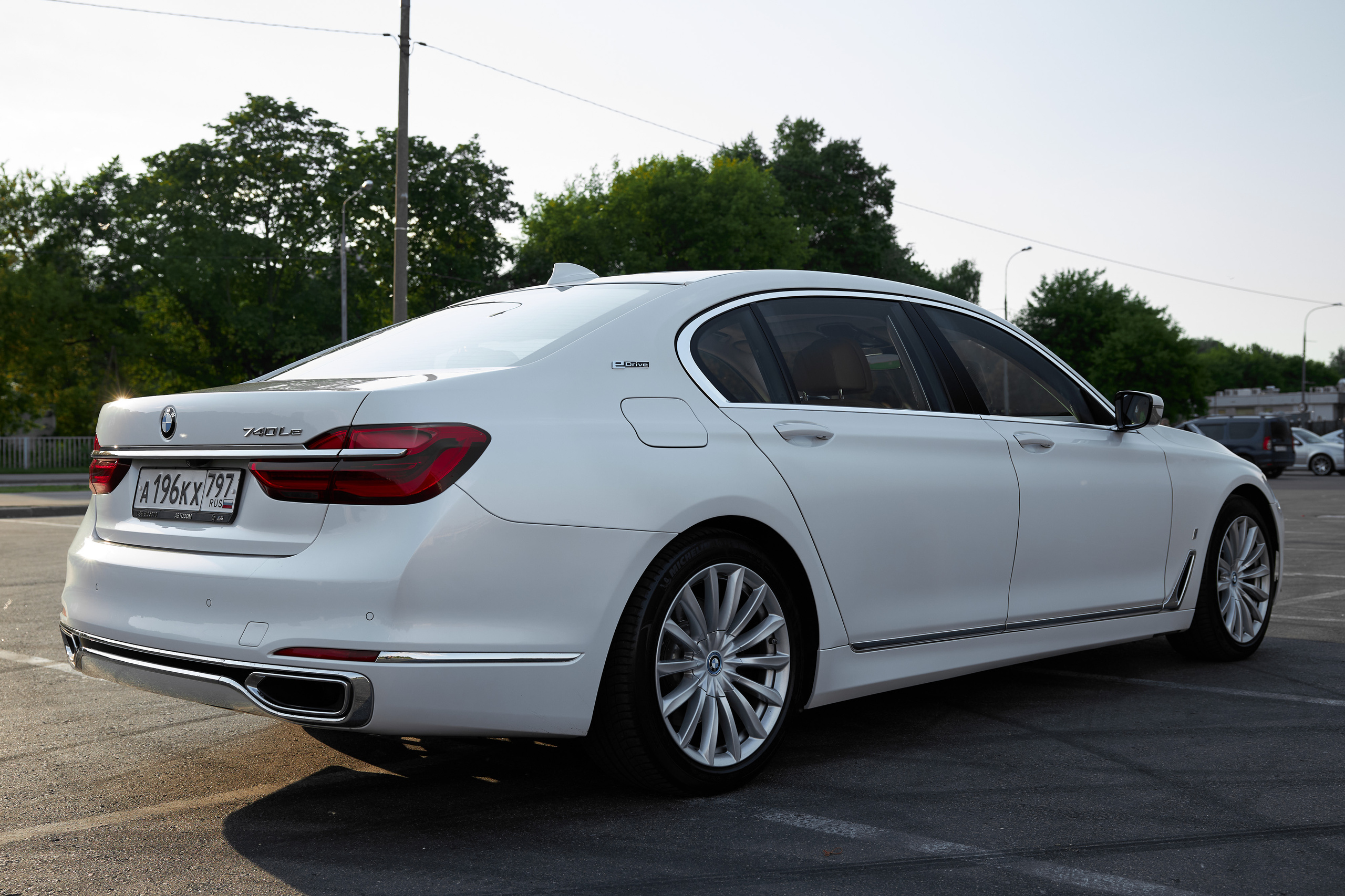 BMW 7 Edrive (auto.ru)