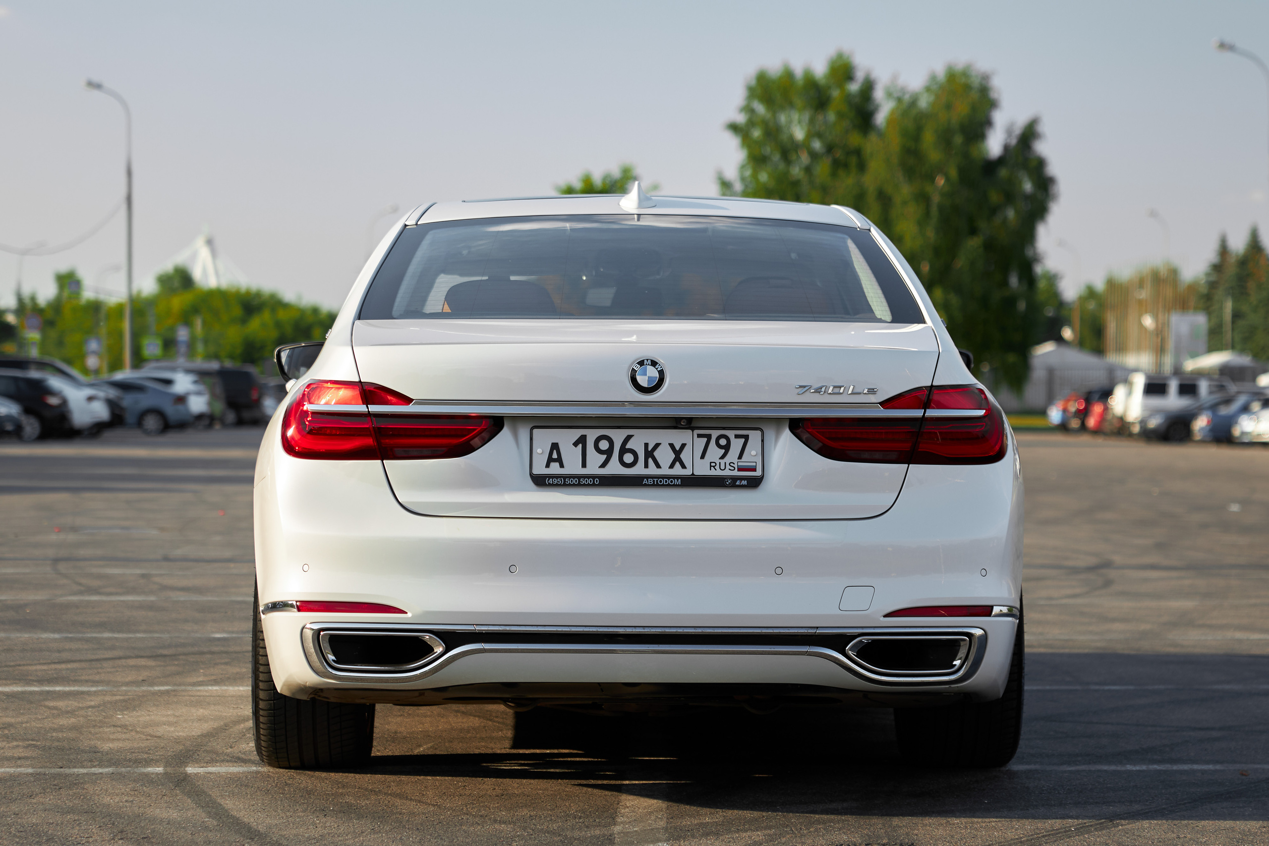 BMW 7 Edrive (auto.ru)