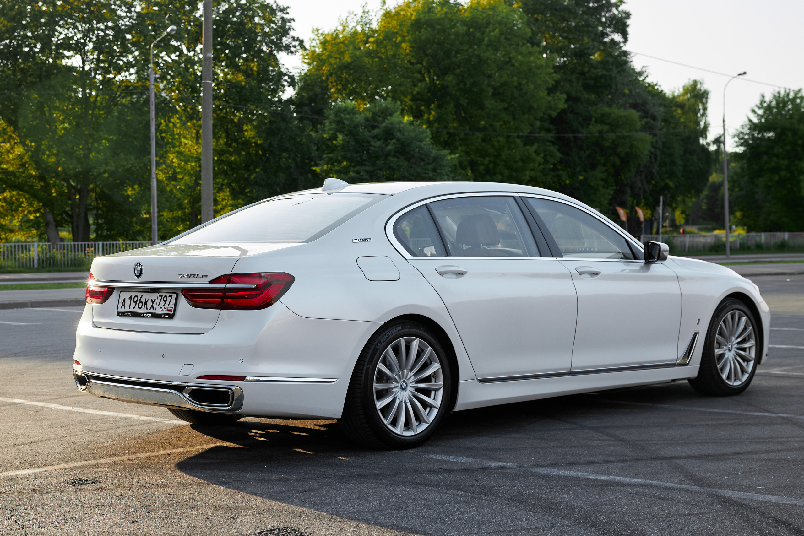 BMW 7 Edrive (auto.ru)