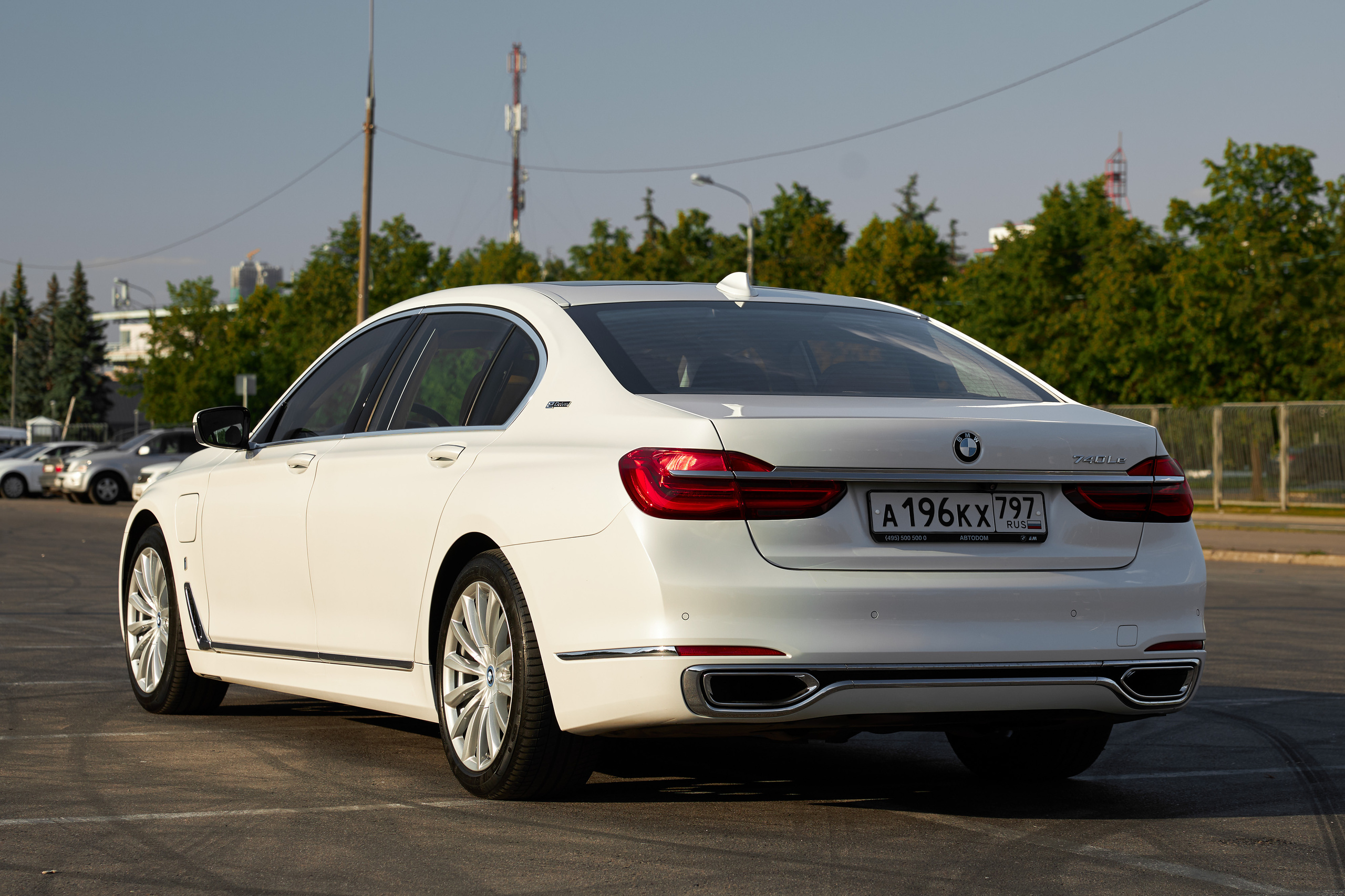 BMW 7 Edrive (auto.ru)
