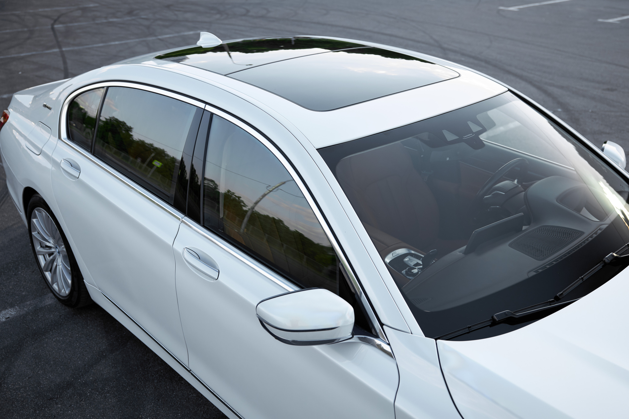 BMW 7 Edrive (auto.ru)